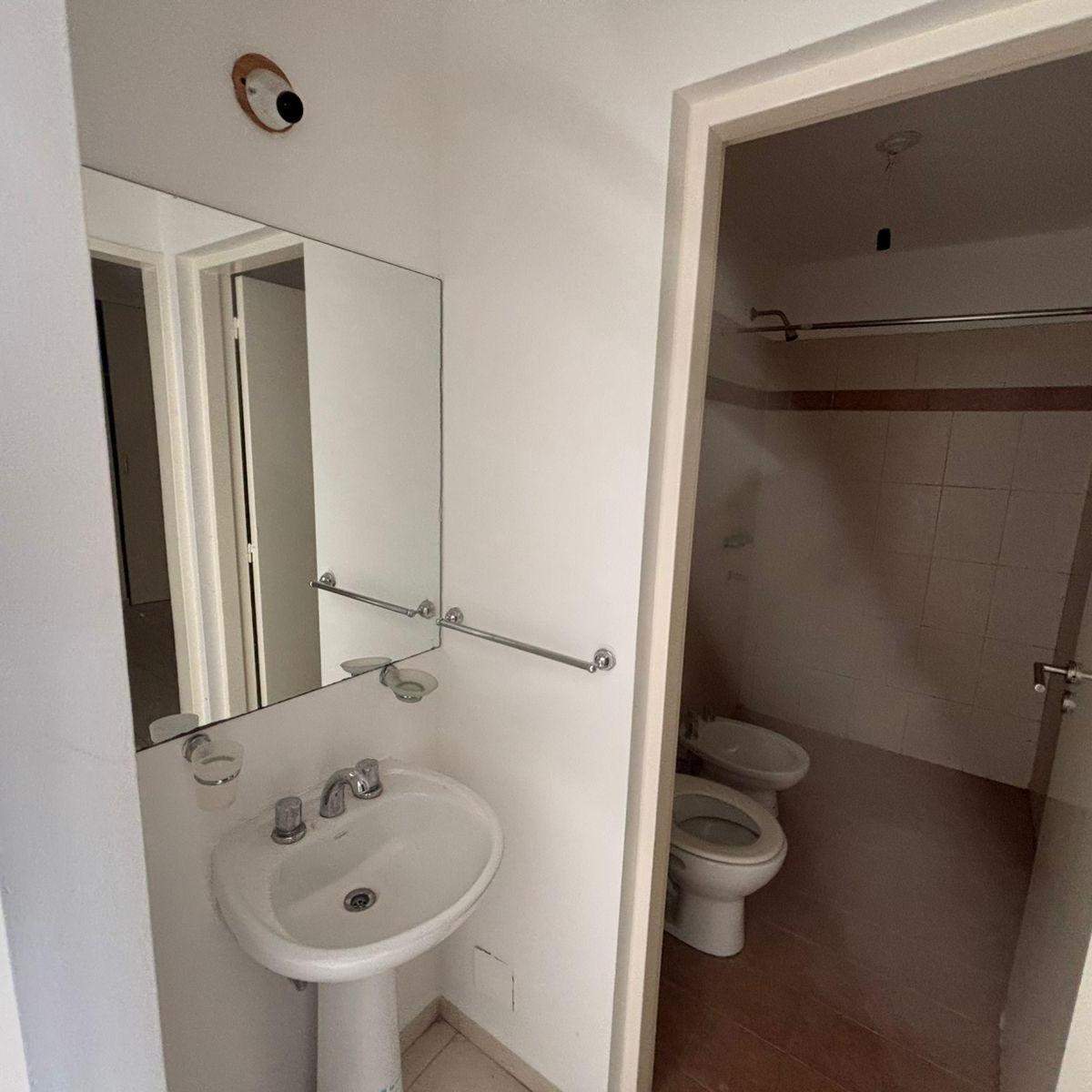 Vendo dpto c1 dorm.B Alberdi.