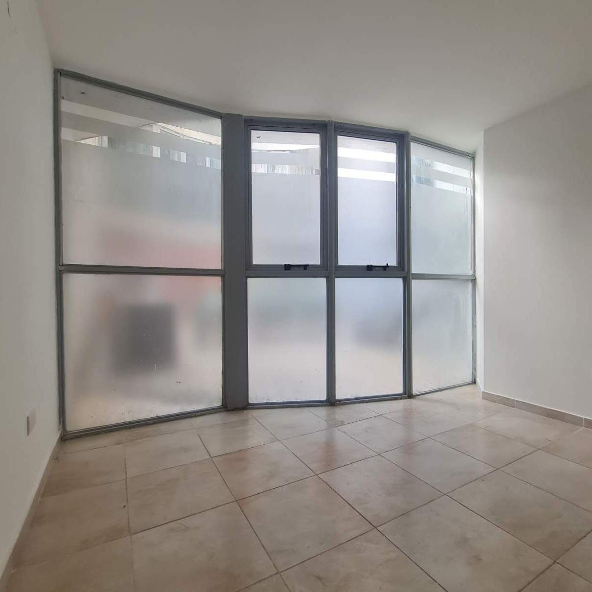 Vendo dpto c1 dorm y balcón. B Nueva Córdoba