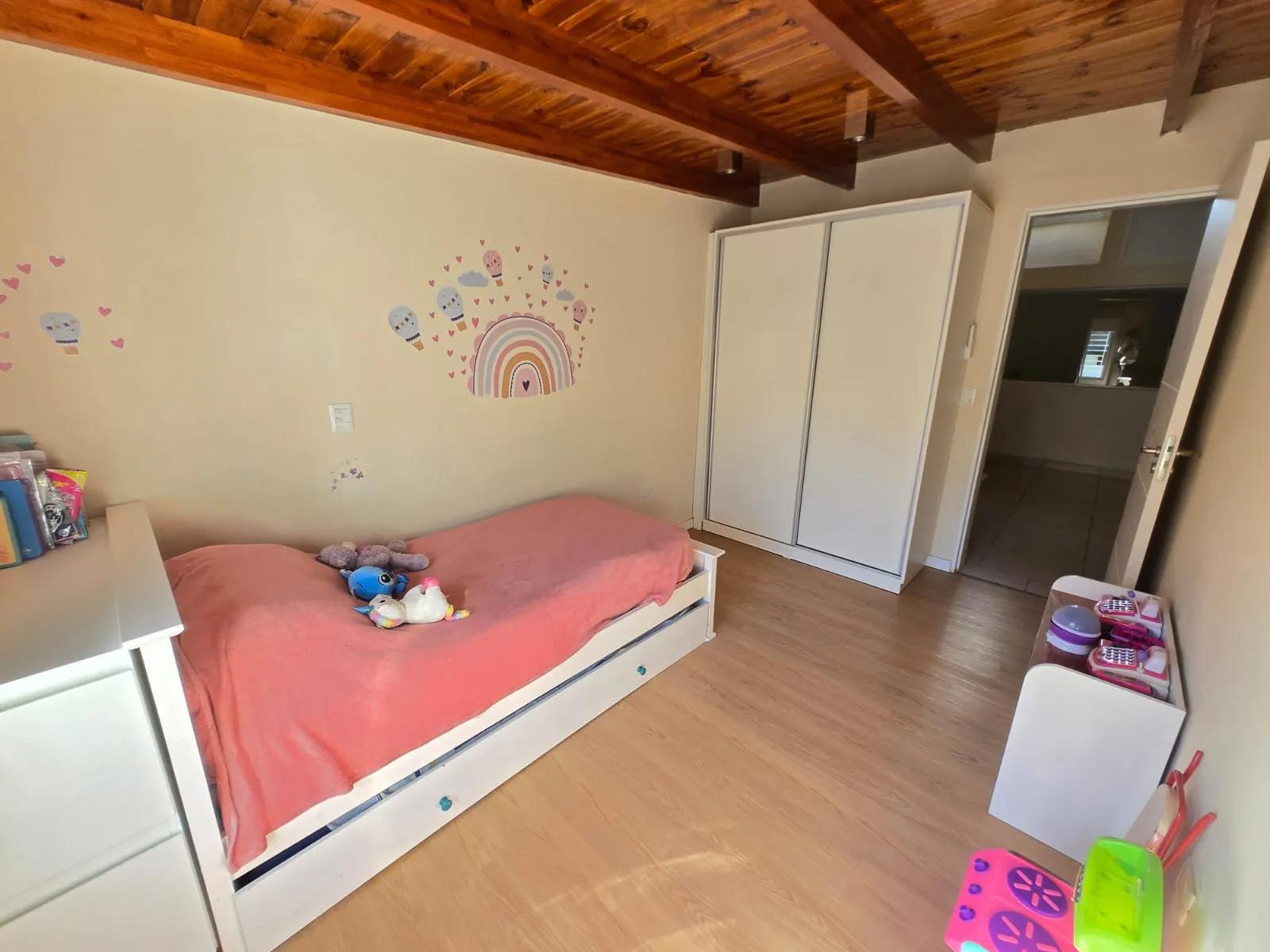 APTO CRÉDITO. Vendo casa c3 dorm. B Urca