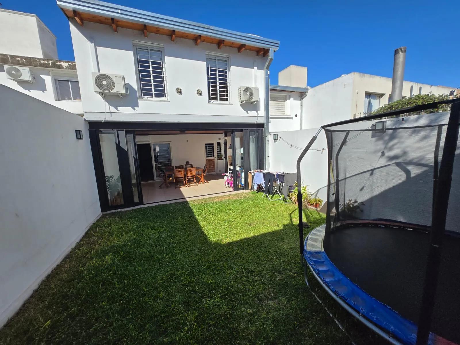 APTO CRÉDITO. Vendo casa c3 dorm. B Urca