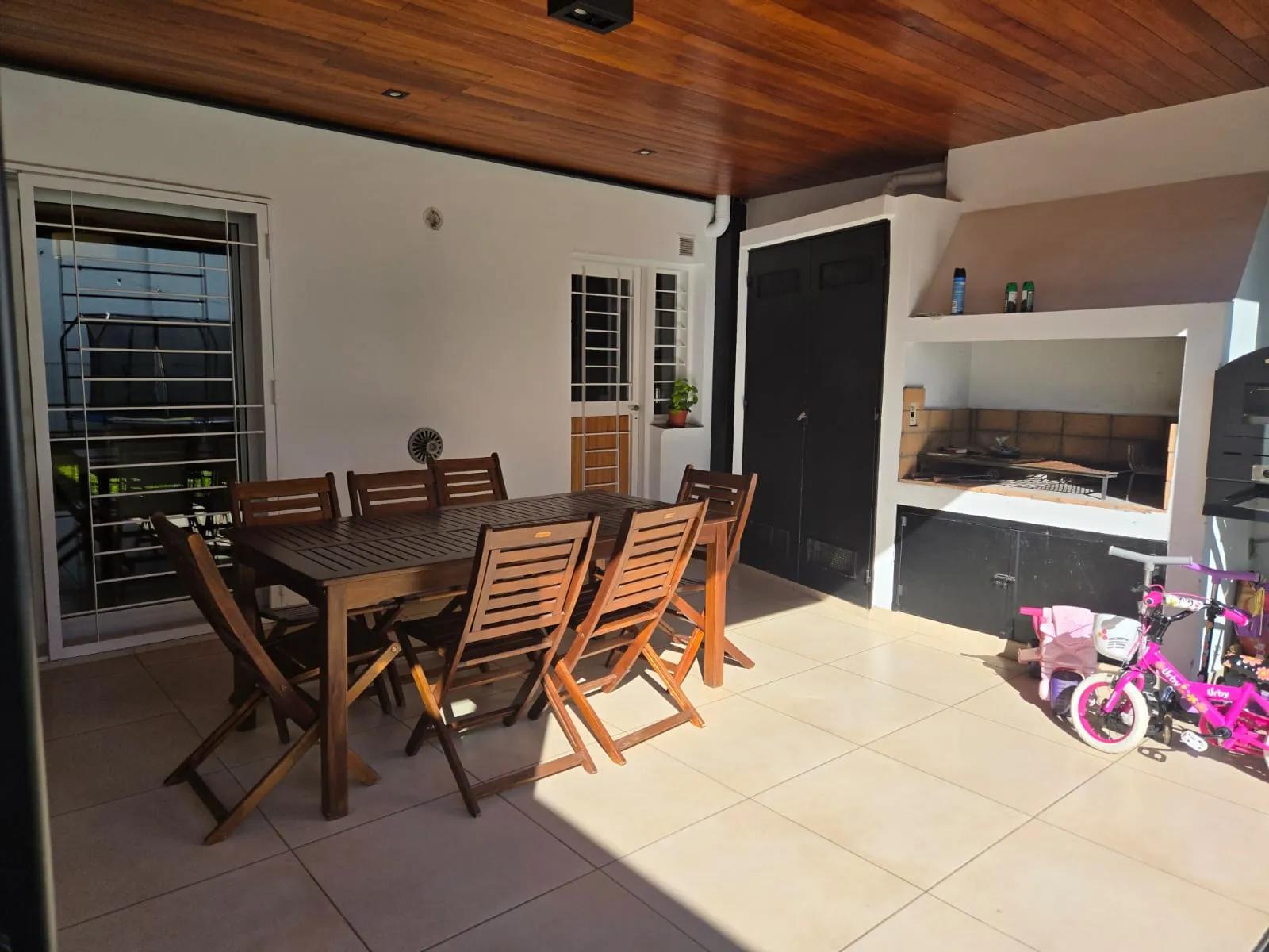 APTO CRÉDITO. Vendo casa c3 dorm. B Urca