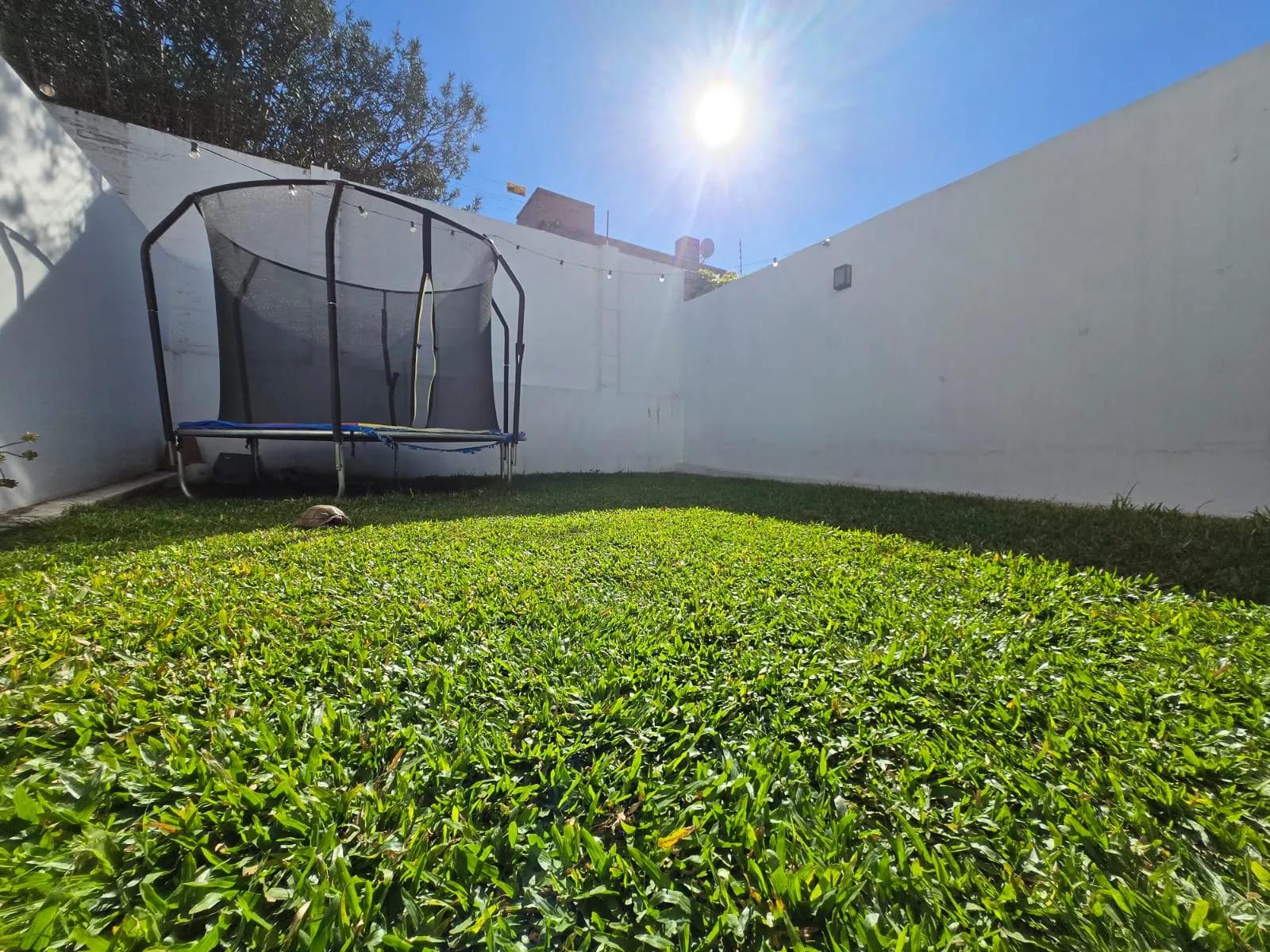 APTO CRÉDITO. Vendo casa c3 dorm. B Urca