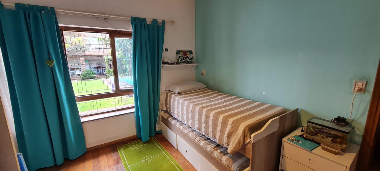 Vendo casa c3 dorm.y pileta.B Granja de Funes.