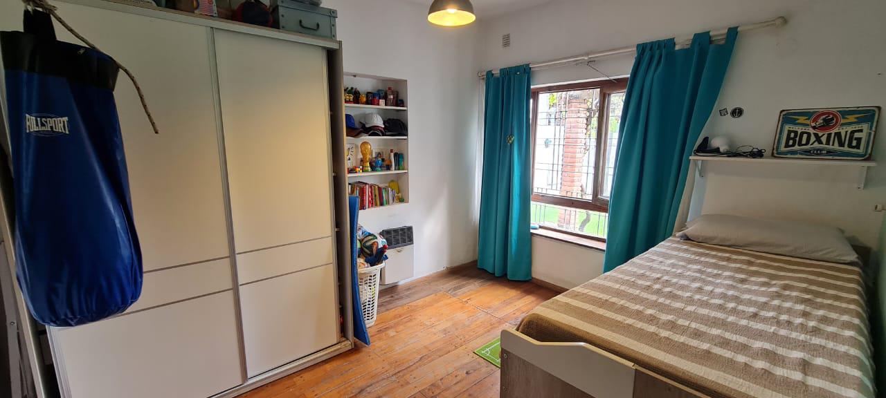 Vendo casa c3 dorm.y pileta.B Granja de Funes.