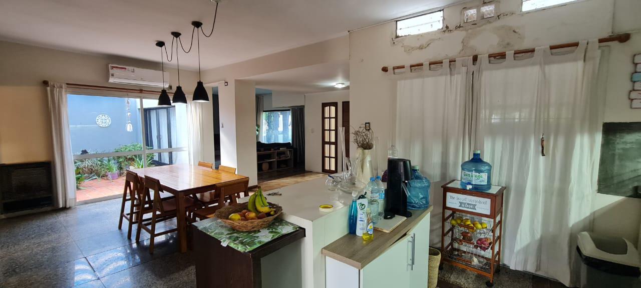 Vendo casa c3 dorm.y pileta.B Granja de Funes.