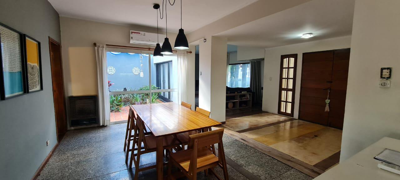 Vendo casa c3 dorm.y pileta.B Granja de Funes.