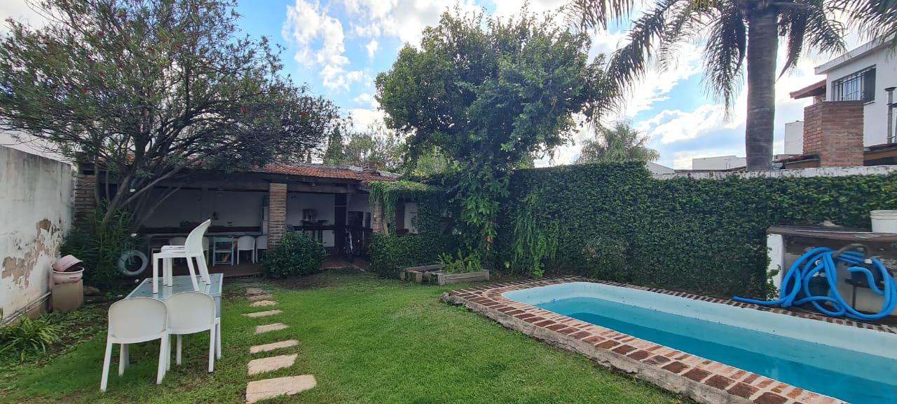 Vendo casa c3 dorm.y pileta.B Granja de Funes.