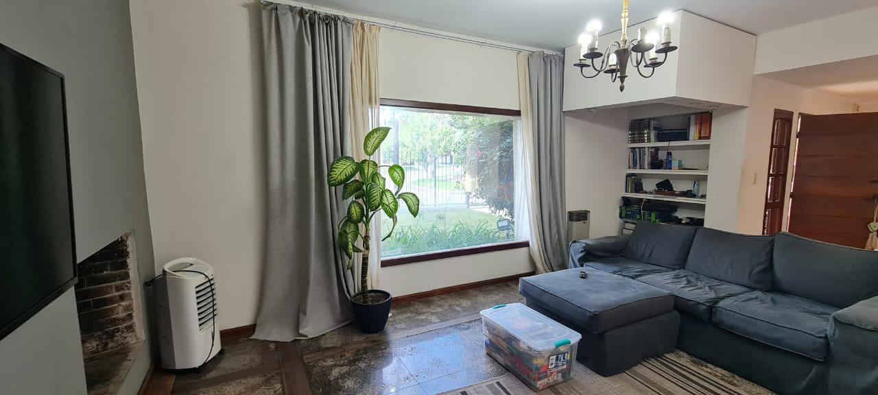 Vendo casa c3 dorm.y pileta.B Granja de Funes.