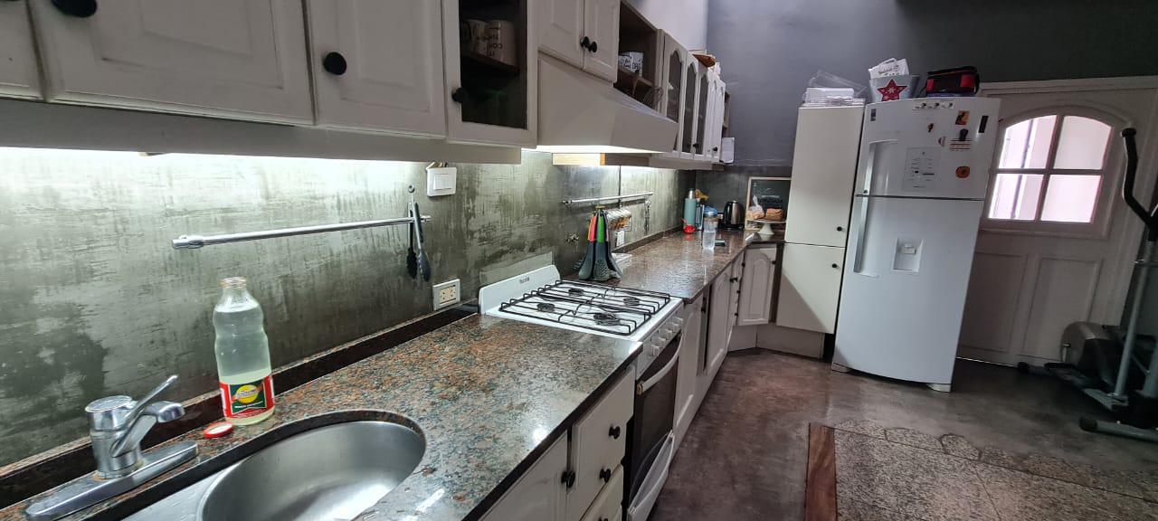 Vendo casa c3 dorm.y pileta.B Granja de Funes.