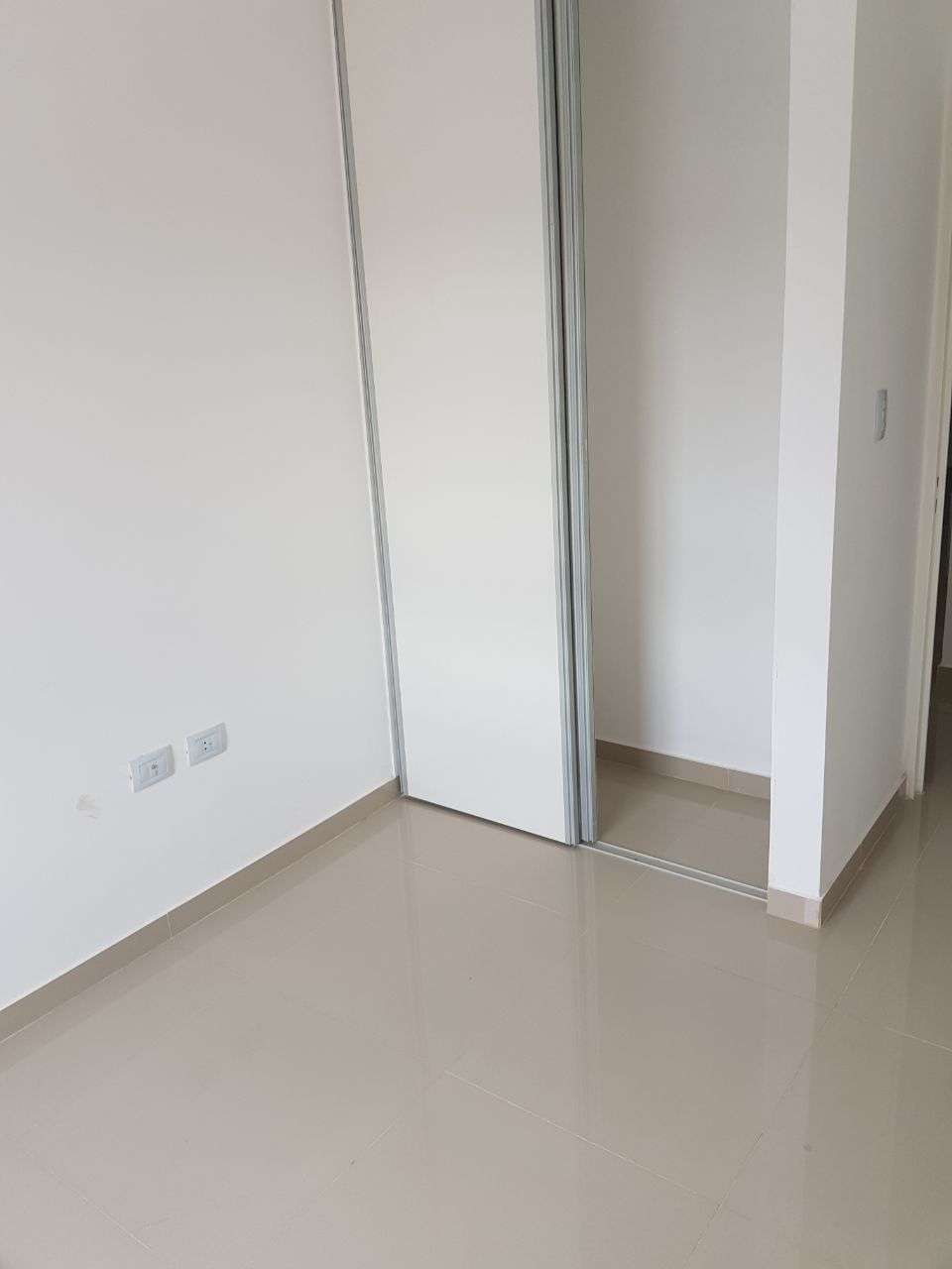 AMPLIO DEPARTAMENTO UN DORMITORIO EDIFICIO CON PILE Y QUINCHO!