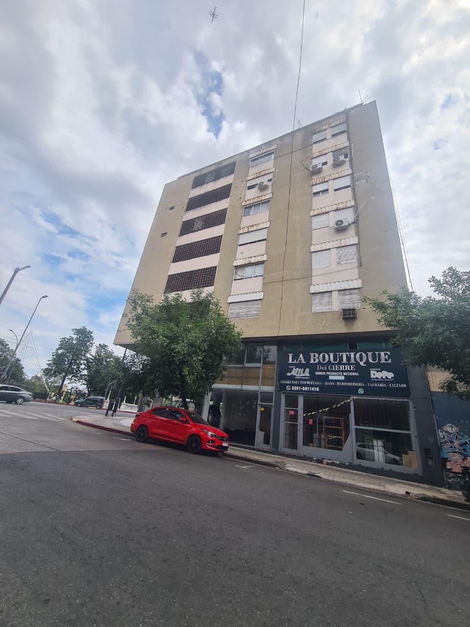 VENTA LOCAL COMERCIAL CÉNTRICO 2 PLANTAS