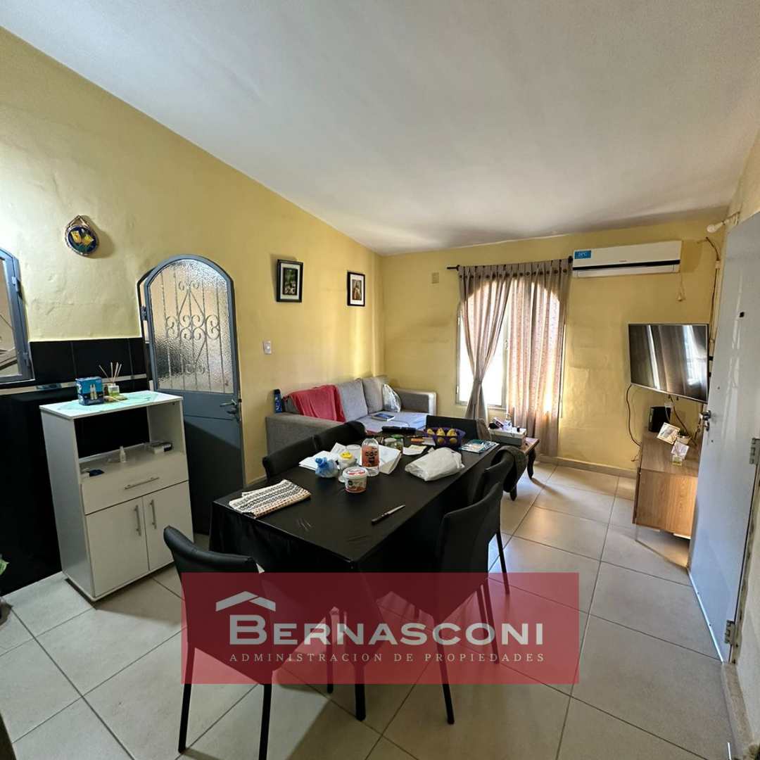 Casa en venta de 3 dormitorios con cochera y patio en B Jardín Hipódromo  Córdoba Capital