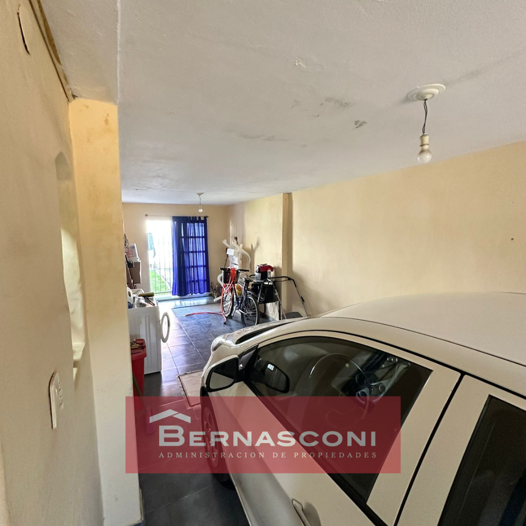 Casa en venta de 3 dormitorios con cochera y patio en B Jardín Hipódromo  Córdoba Capital