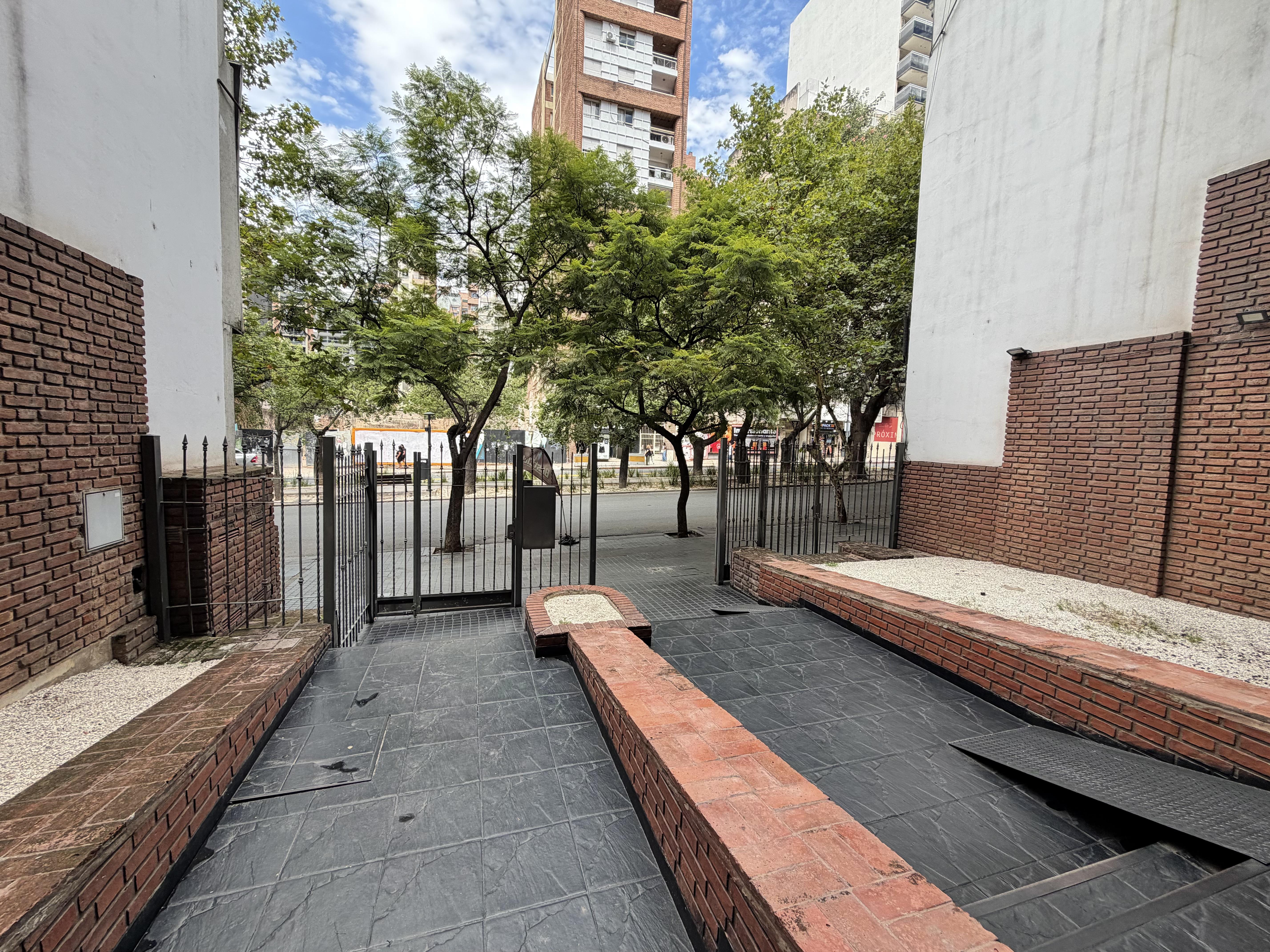 ALQUILER 1 DORMITORIO FRENTE CON BALCÓN  PISO 6  NUEVA CÓRDOBA