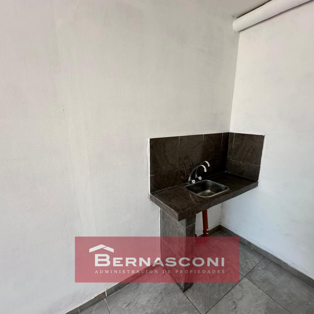Local comercial en alquiler  Baradero  a metros de Av. OHiggins