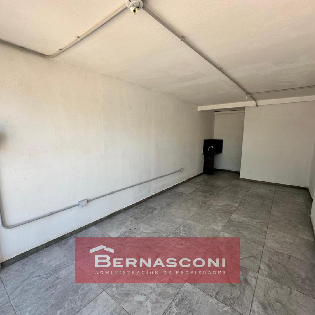 Local comercial en alquiler  Baradero  a metros de Av. OHiggins