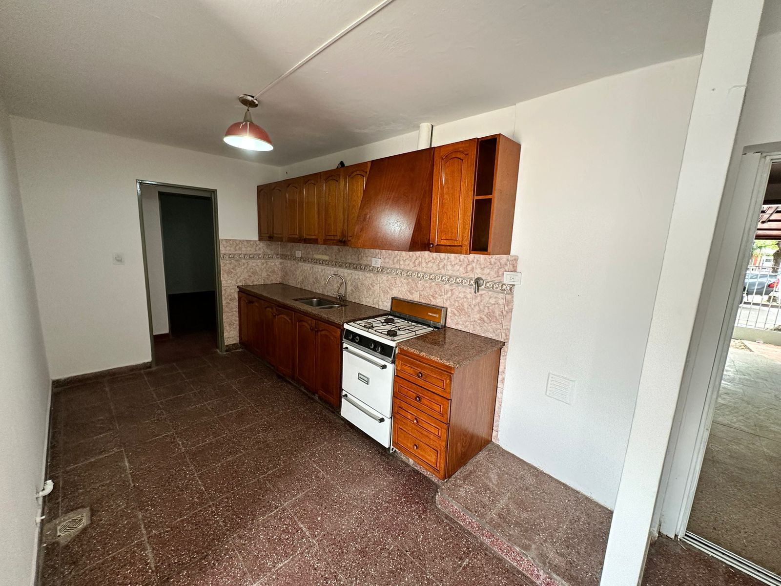 CASA EN ALQUILER  BARRIO LOS GRANADOS