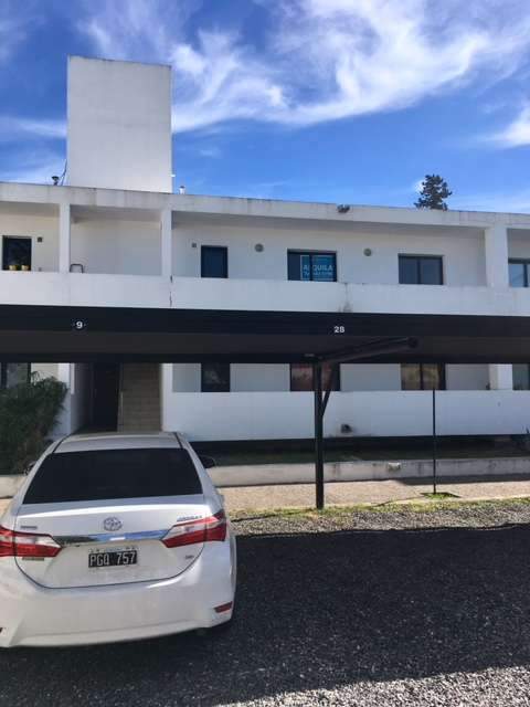 ALQUILER EN COMPLEJO CERRADO CON PILETA  - VILLA ALLENDE 3 DORMITORIOS