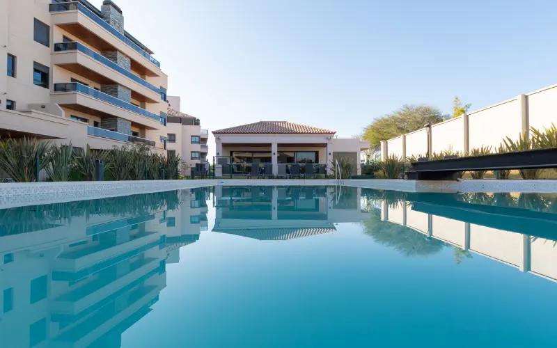 LIVETTE CHATEAU  CARRERAS 2 DORM PLANTA BAJA COCHERA