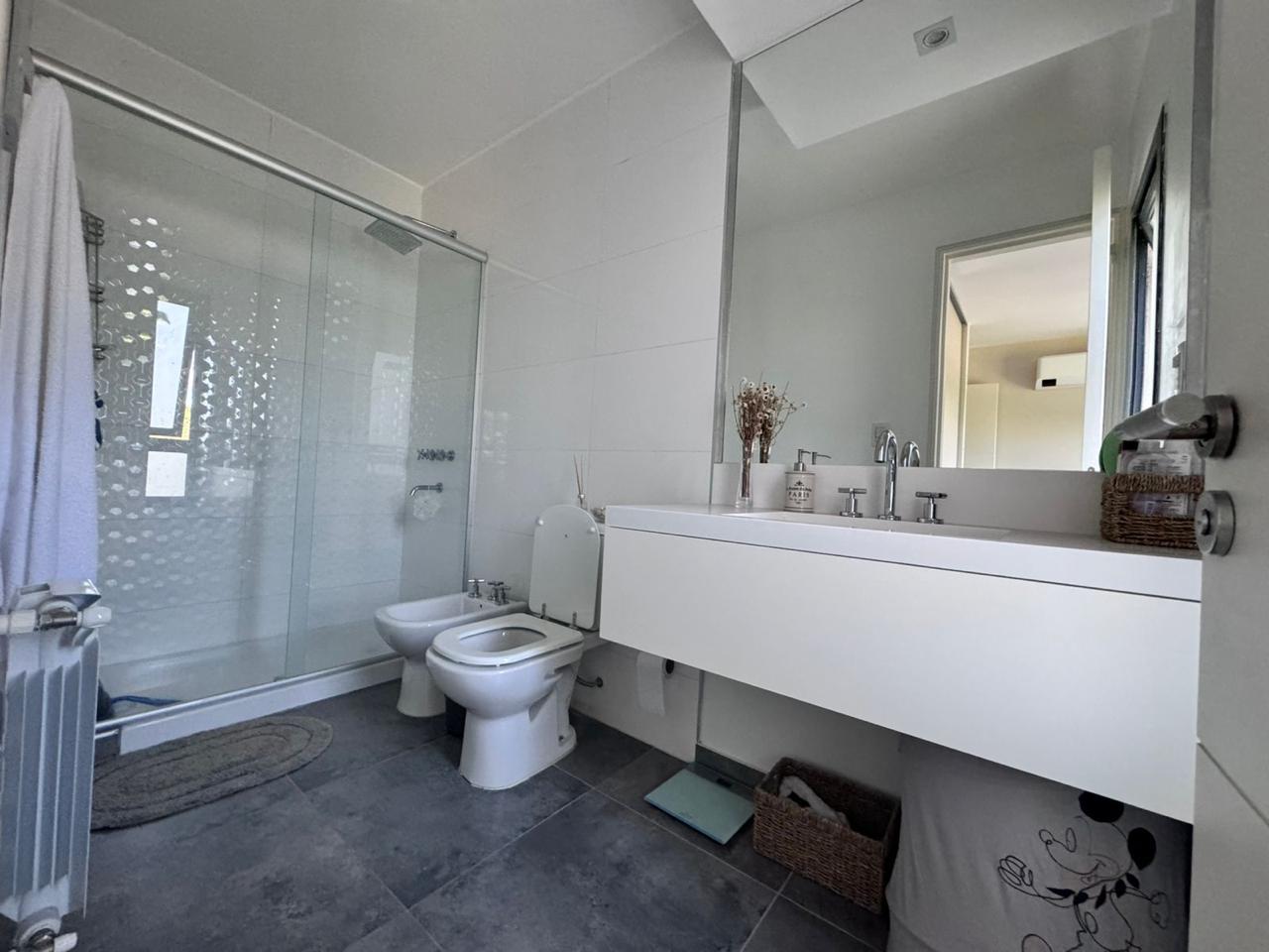 LIVETTE CHATEAU  CARRERAS 2 DORM PLANTA BAJA COCHERA