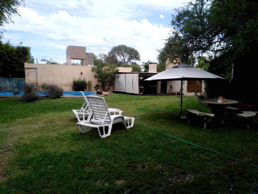 CASA EN VENTA - VILLA RIVERA INDARTE - CON PILETA