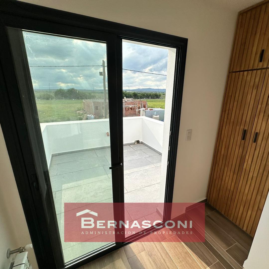 Dúplex en alquiler  A estrenar  Barrio Campo de Manantiales