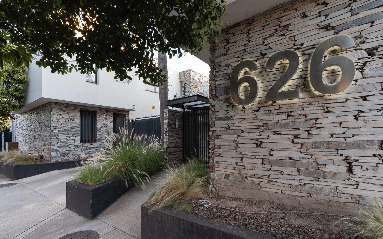 DÚPLEX EN ALQUILER  3 DORMITORIOS  HOUSING  SAN FERNANDO