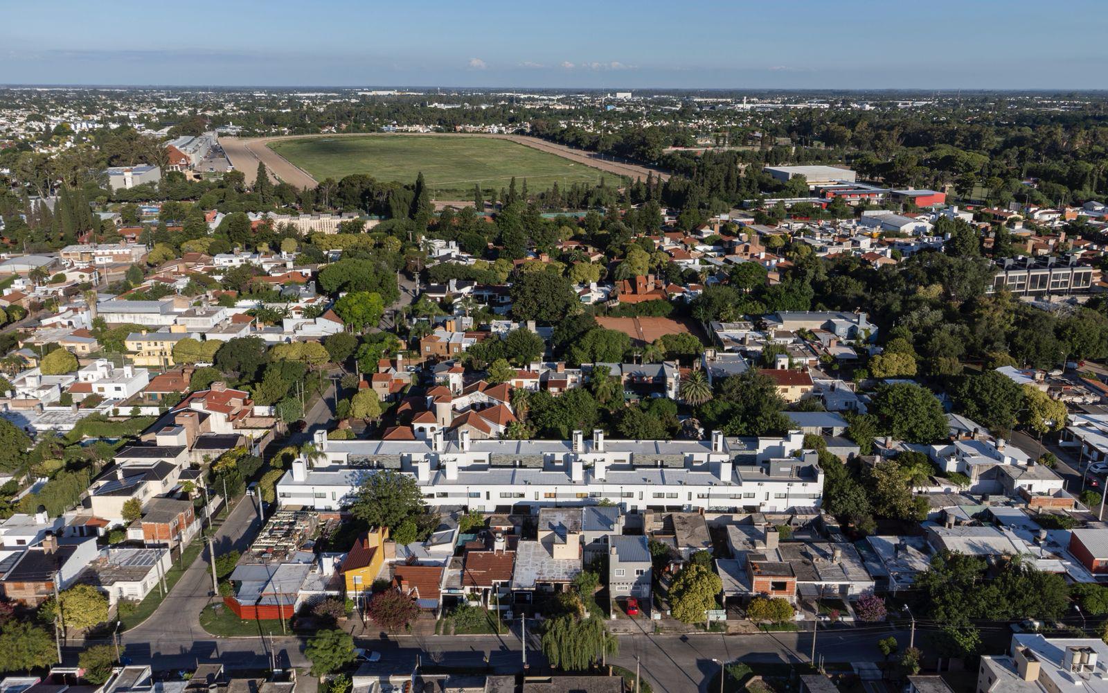 DÚPLEX EN ALQUILER  3 DORMITORIOS  HOUSING  SAN FERNANDO