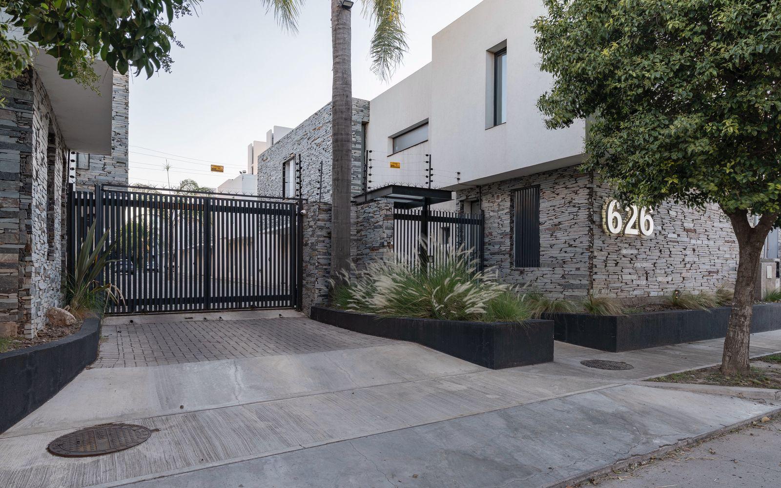 DÚPLEX EN ALQUILER  3 DORMITORIOS  HOUSING  SAN FERNANDO