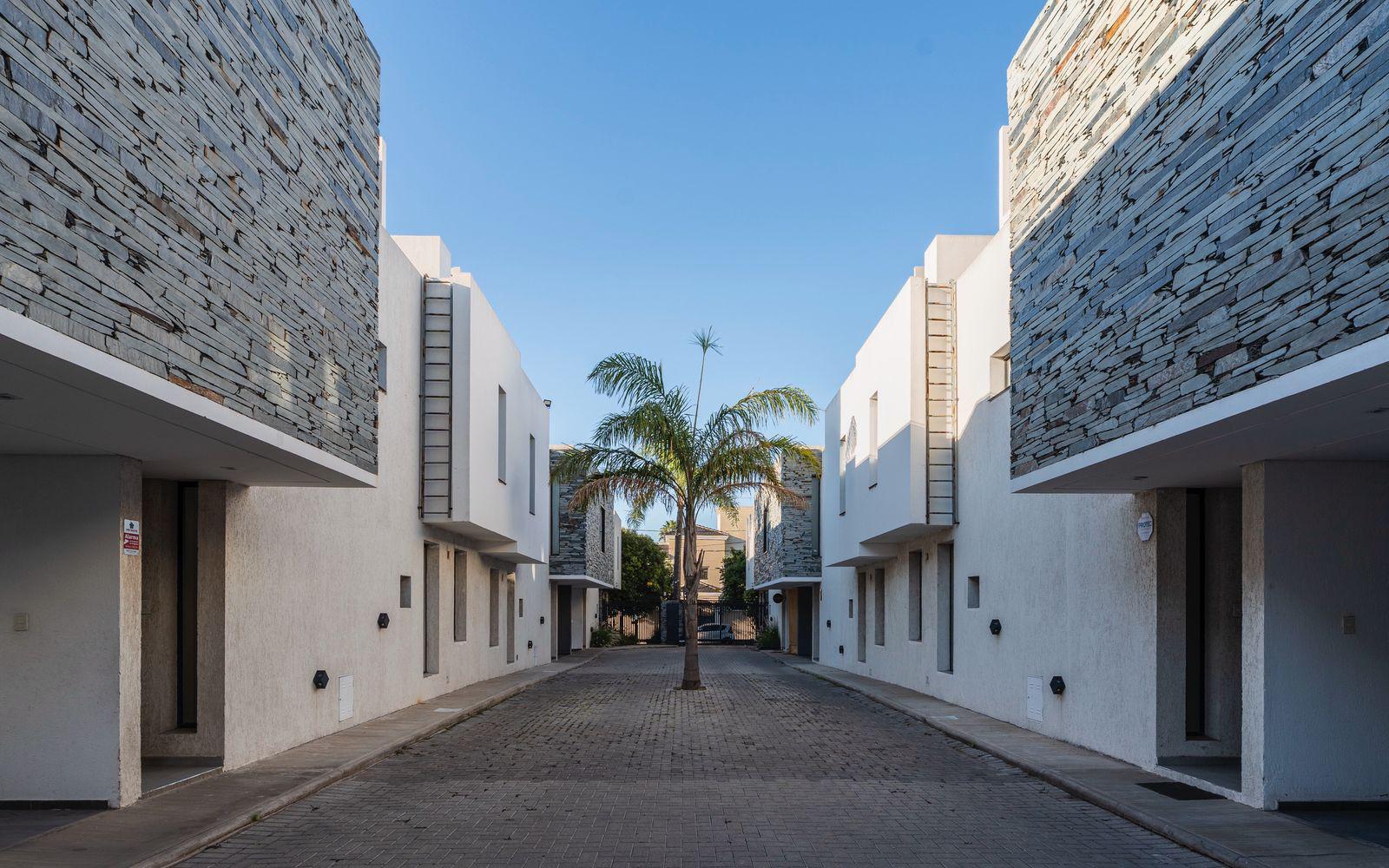 DÚPLEX EN ALQUILER  3 DORMITORIOS  HOUSING  SAN FERNANDO