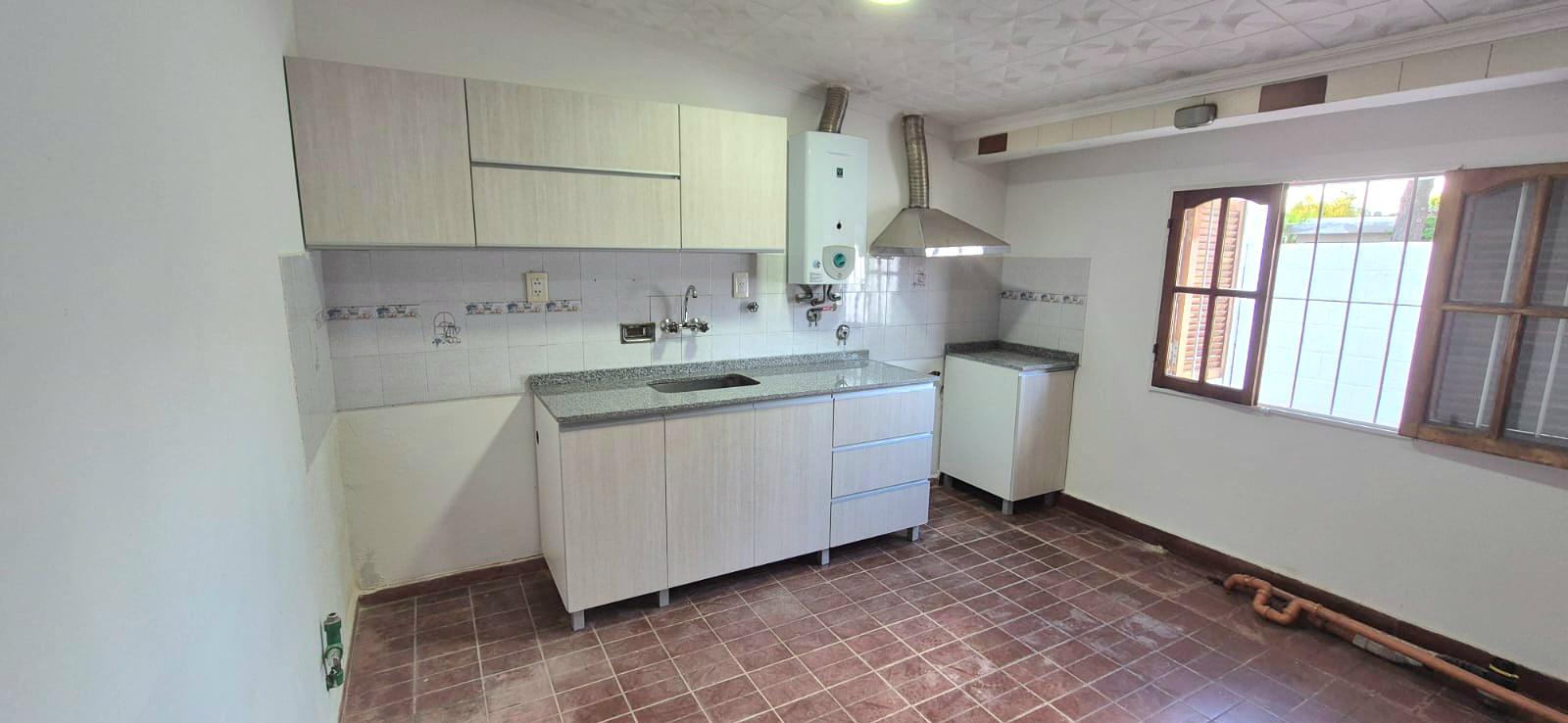Alquiler casa 3 dorm coch Bo Cerveceros