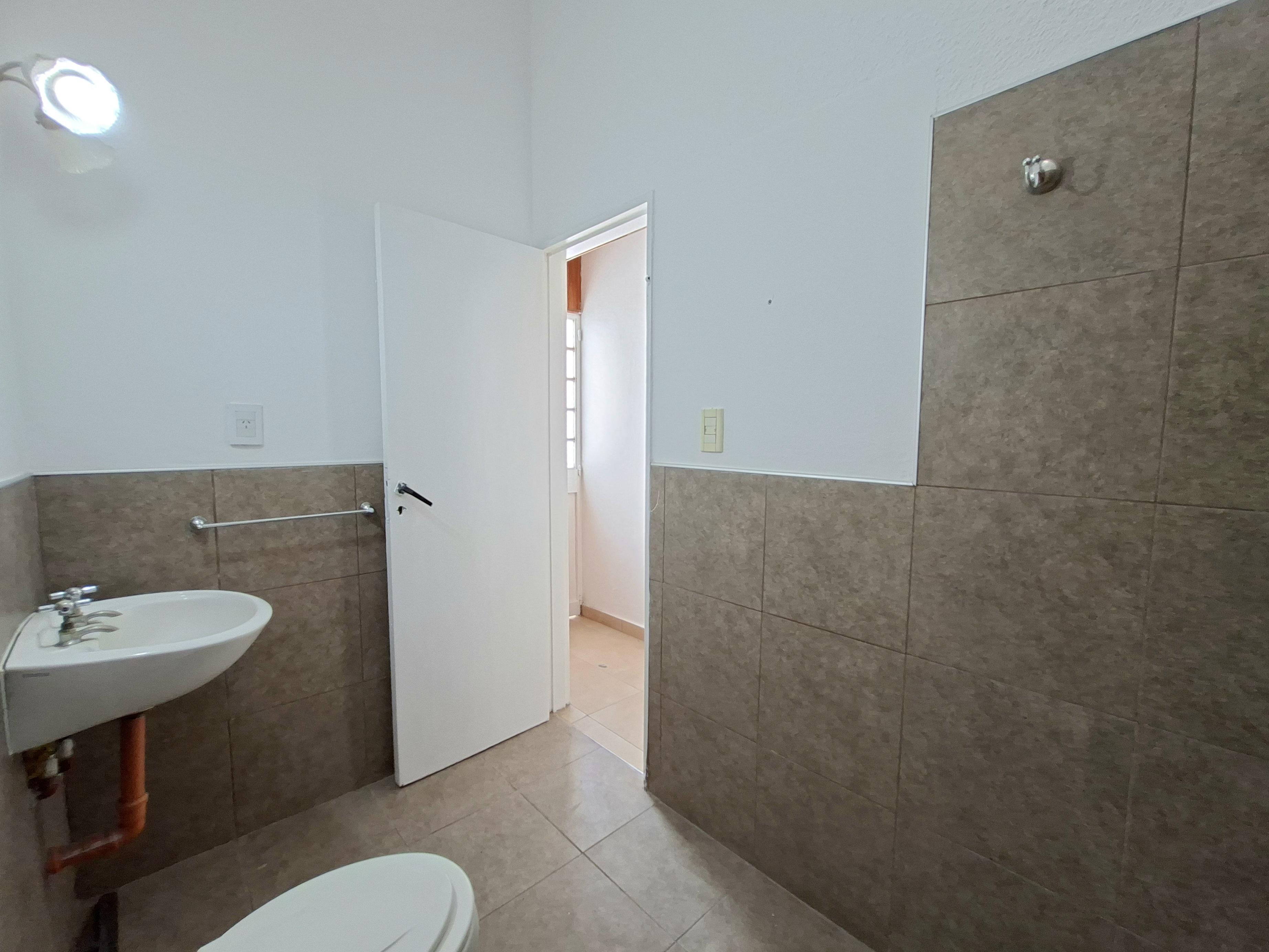 Alquiler casa 3 dorm coch Bo Cerveceros