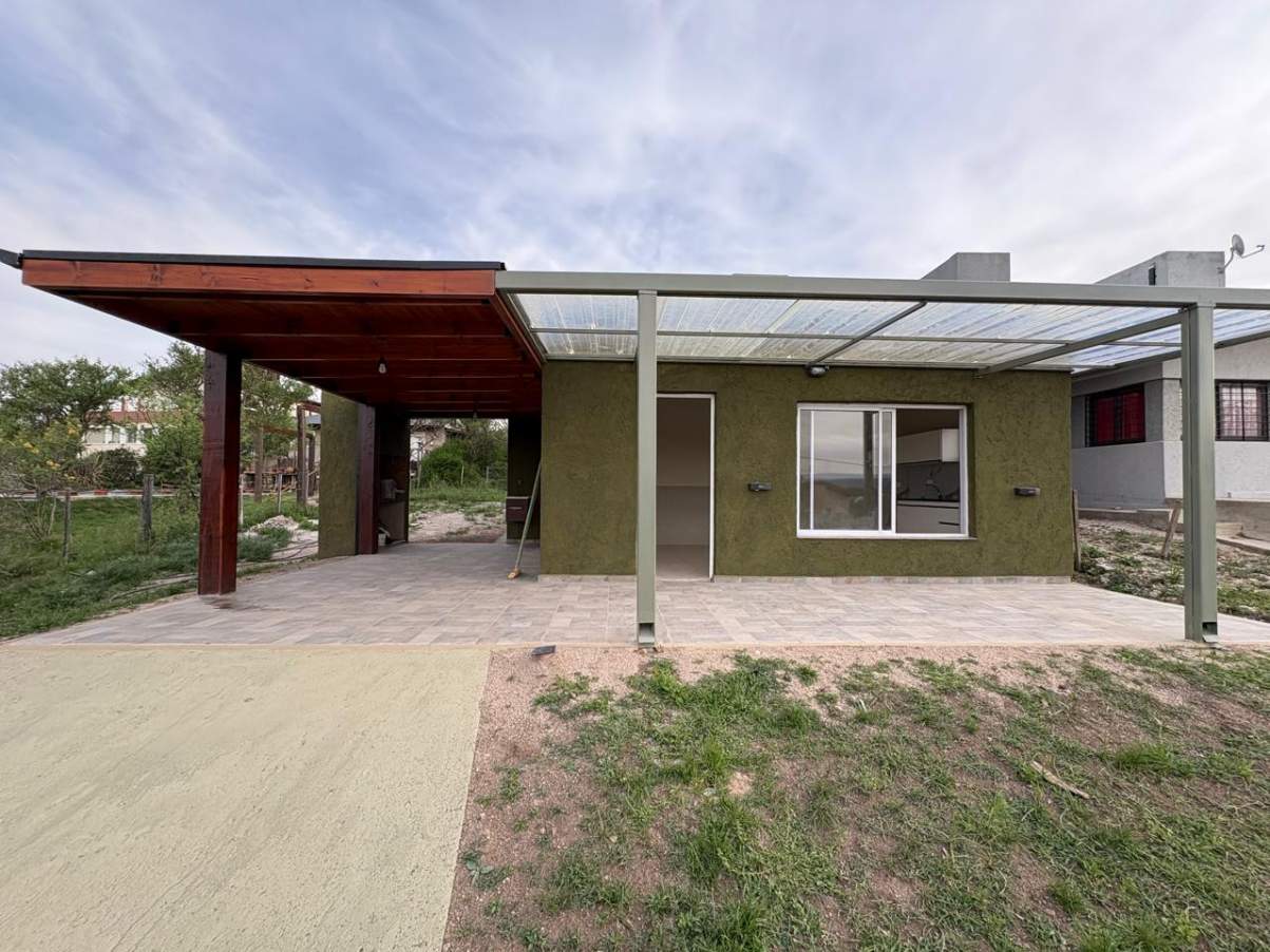 Casa en Venta - Santa Rosa de Calamuchita - A ESTRENAR CON ESCRITURA