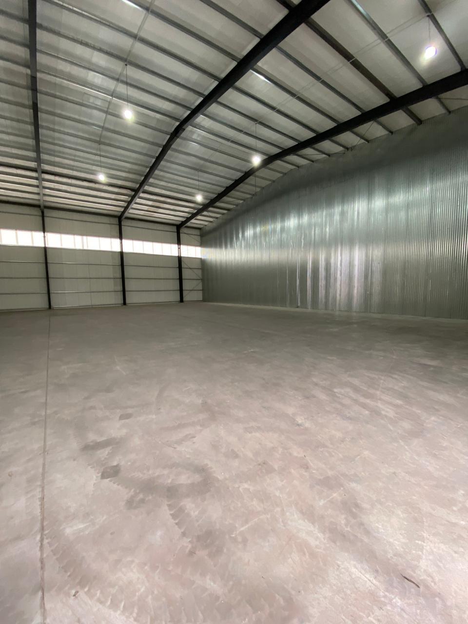 NAVE INDUSTRIAL EN ALQUILER EN POLO 52 800M2