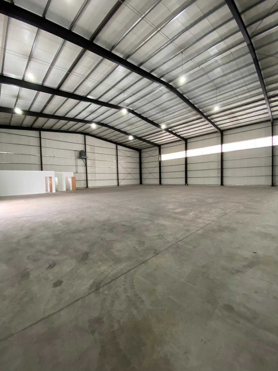 NAVE INDUSTRIAL EN ALQUILER EN POLO 52 800M2