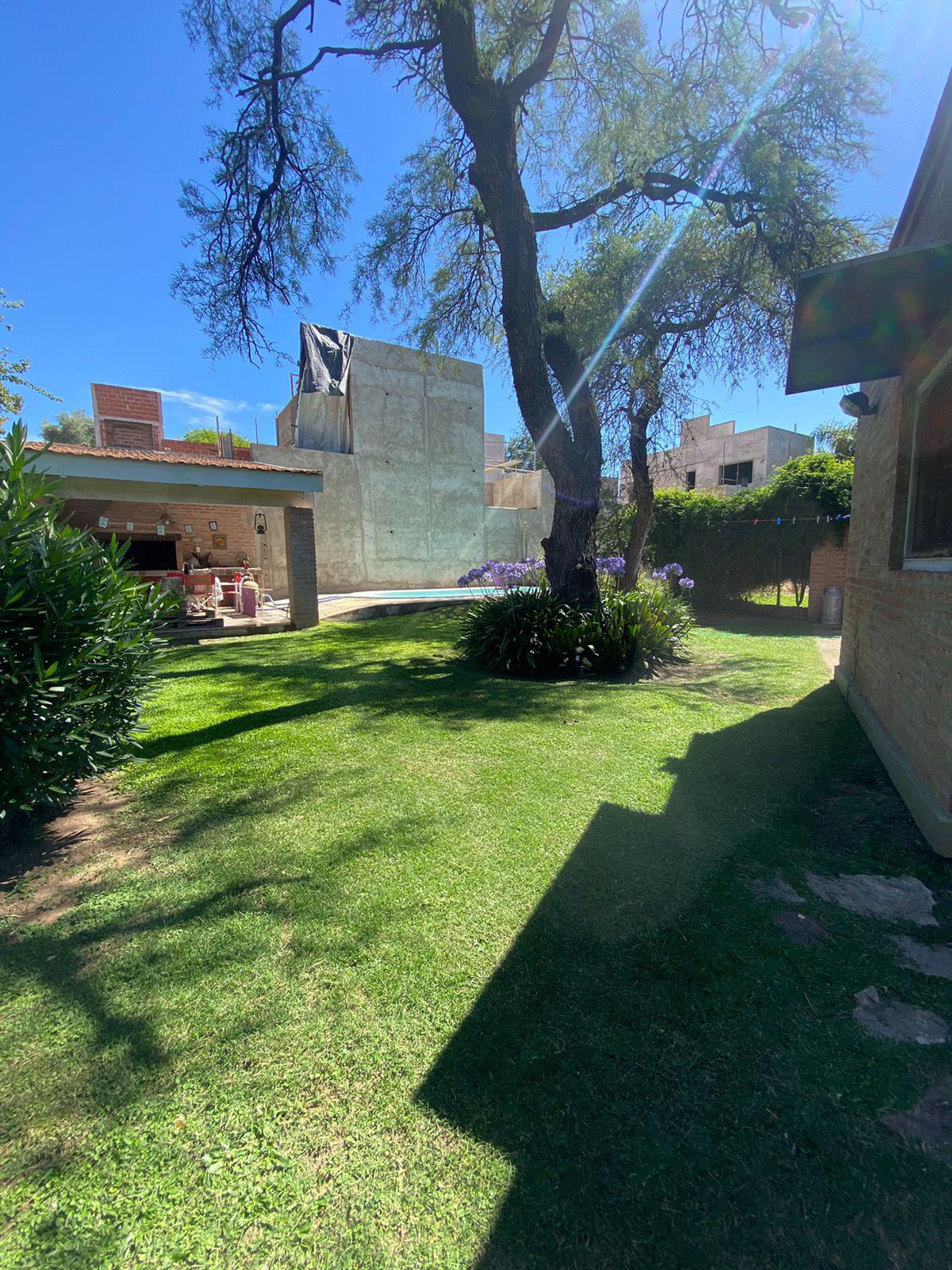 CASA EN VENTA - VILLA RIVERA INDARTE 3 DORM -PATIO -PILETA