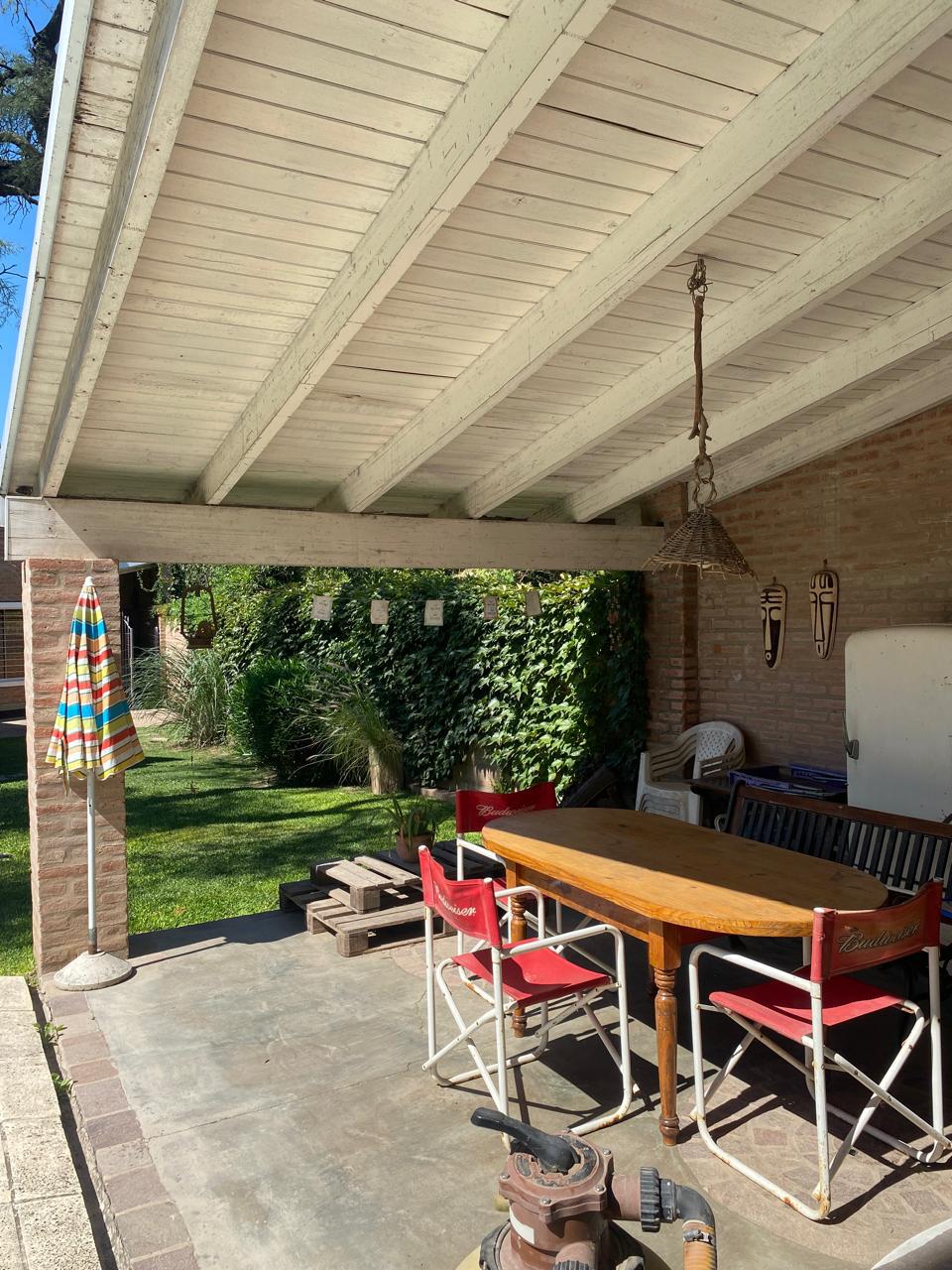 CASA EN VENTA - VILLA RIVERA INDARTE 3 DORM -PATIO -PILETA