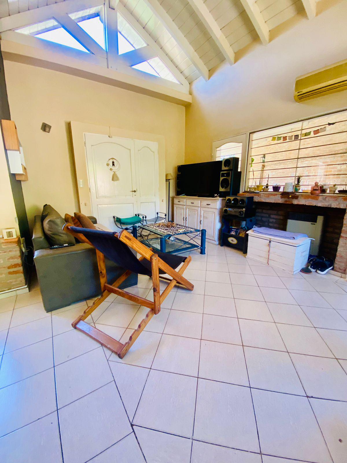 CASA EN VENTA - VILLA RIVERA INDARTE 3 DORM -PATIO -PILETA