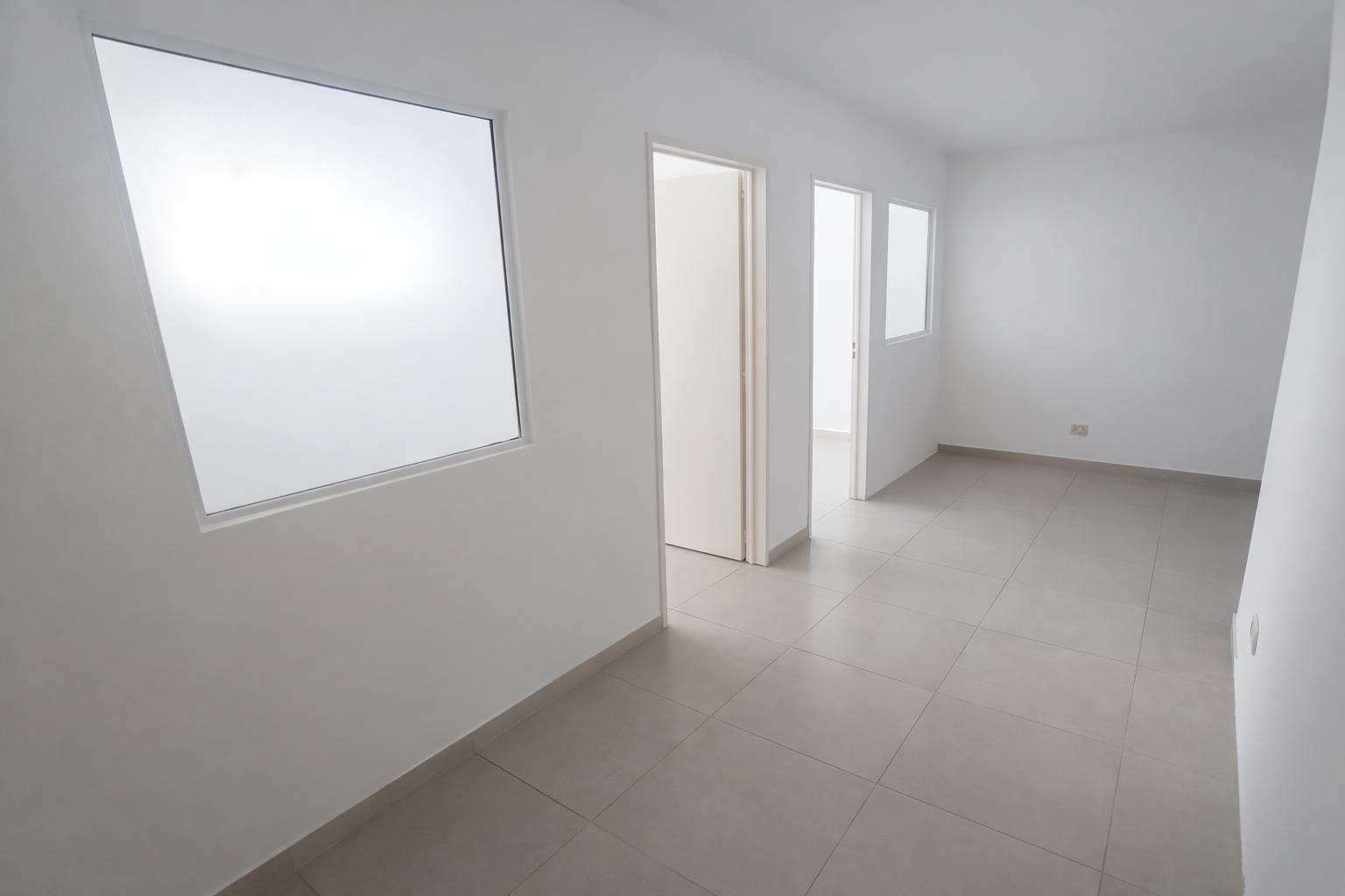 MODERNA OFICINA EN VILLAGE PLAZA FRENTE MUJER URBANA Av.R. NUÑEZ Y LAPACE