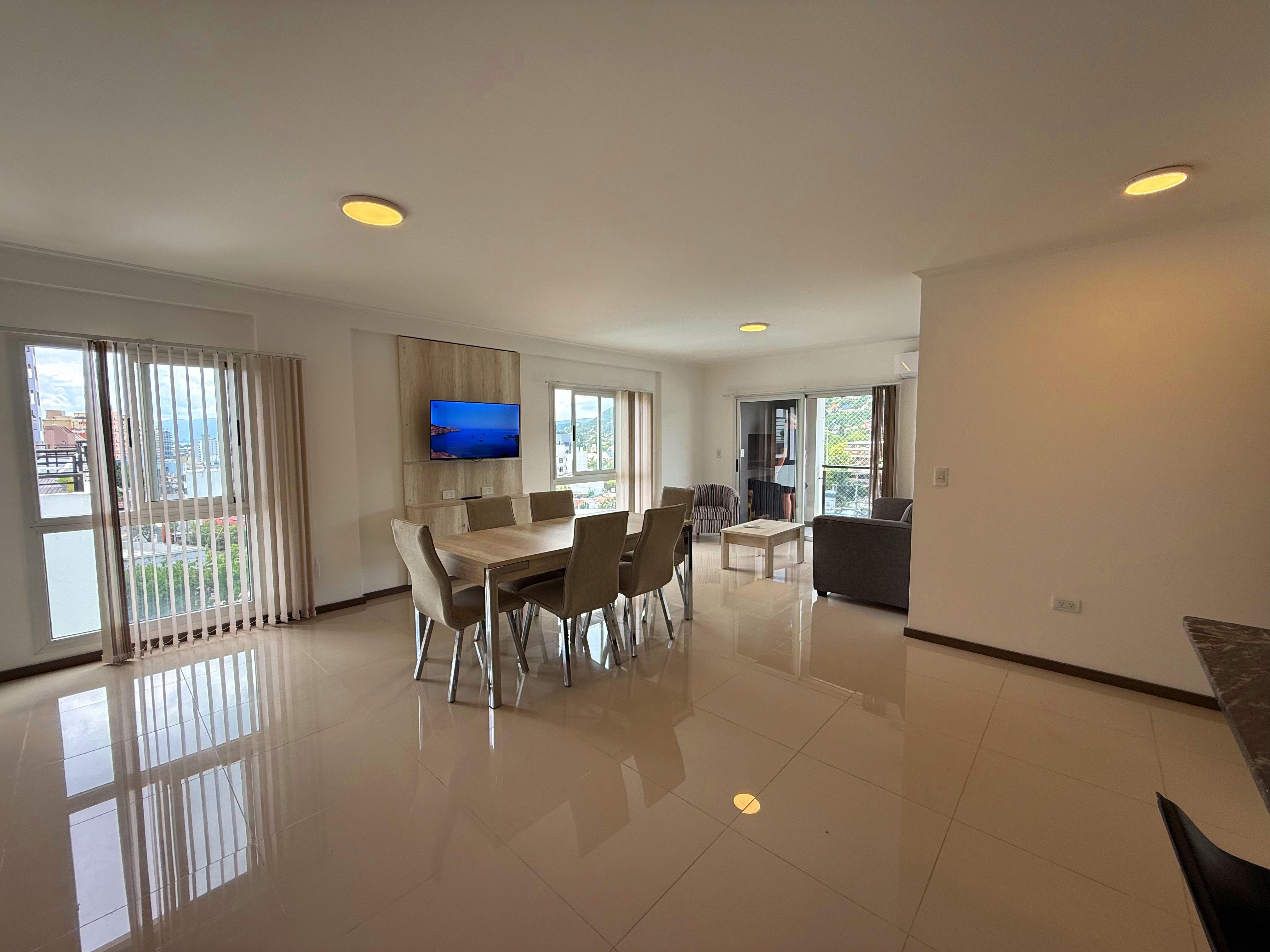 DEPARTAMENTO DE TRES DORMITORIOS. VILLA CARLOS PAZ