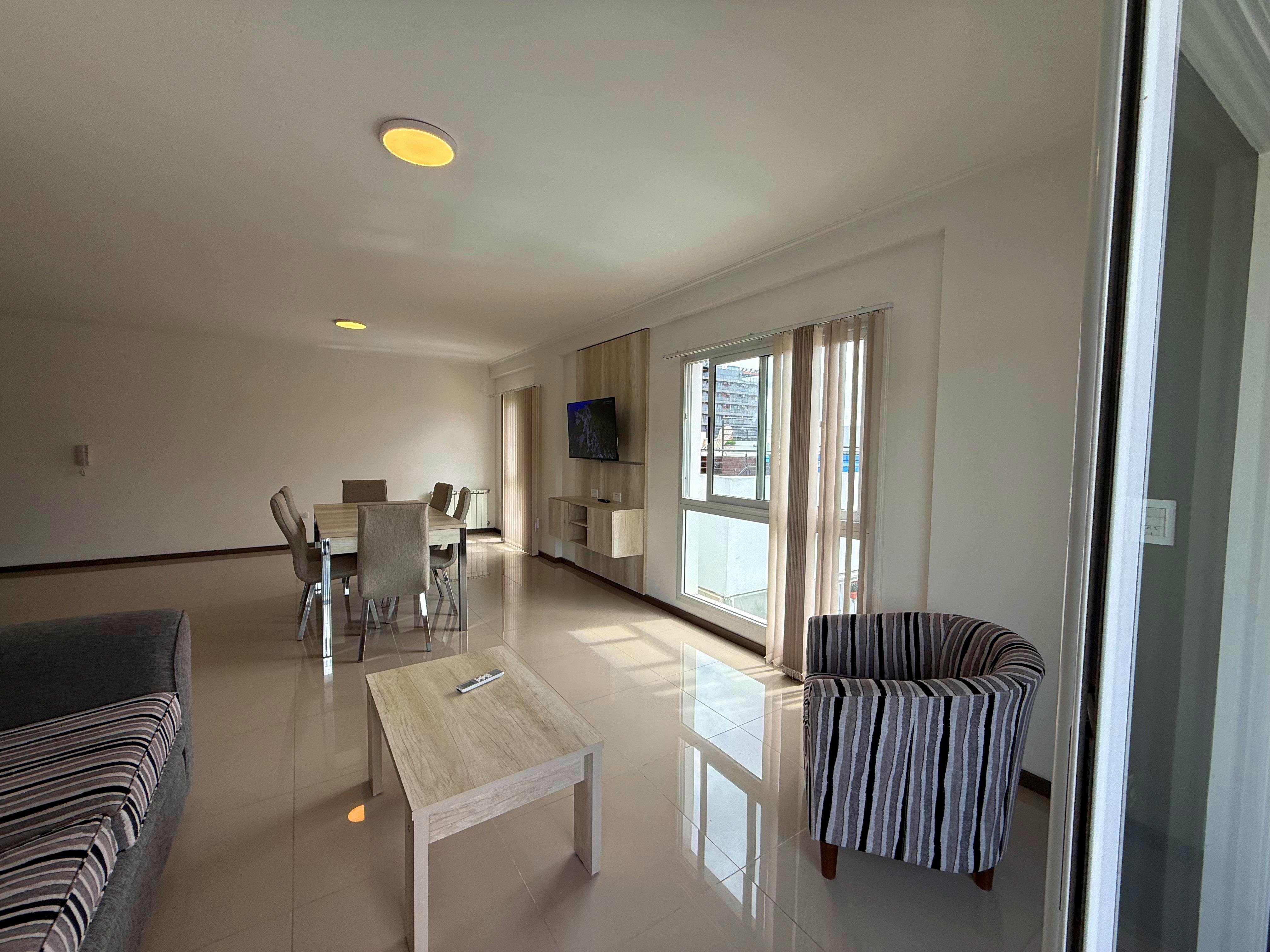 DEPARTAMENTO DE TRES DORMITORIOS. VILLA CARLOS PAZ