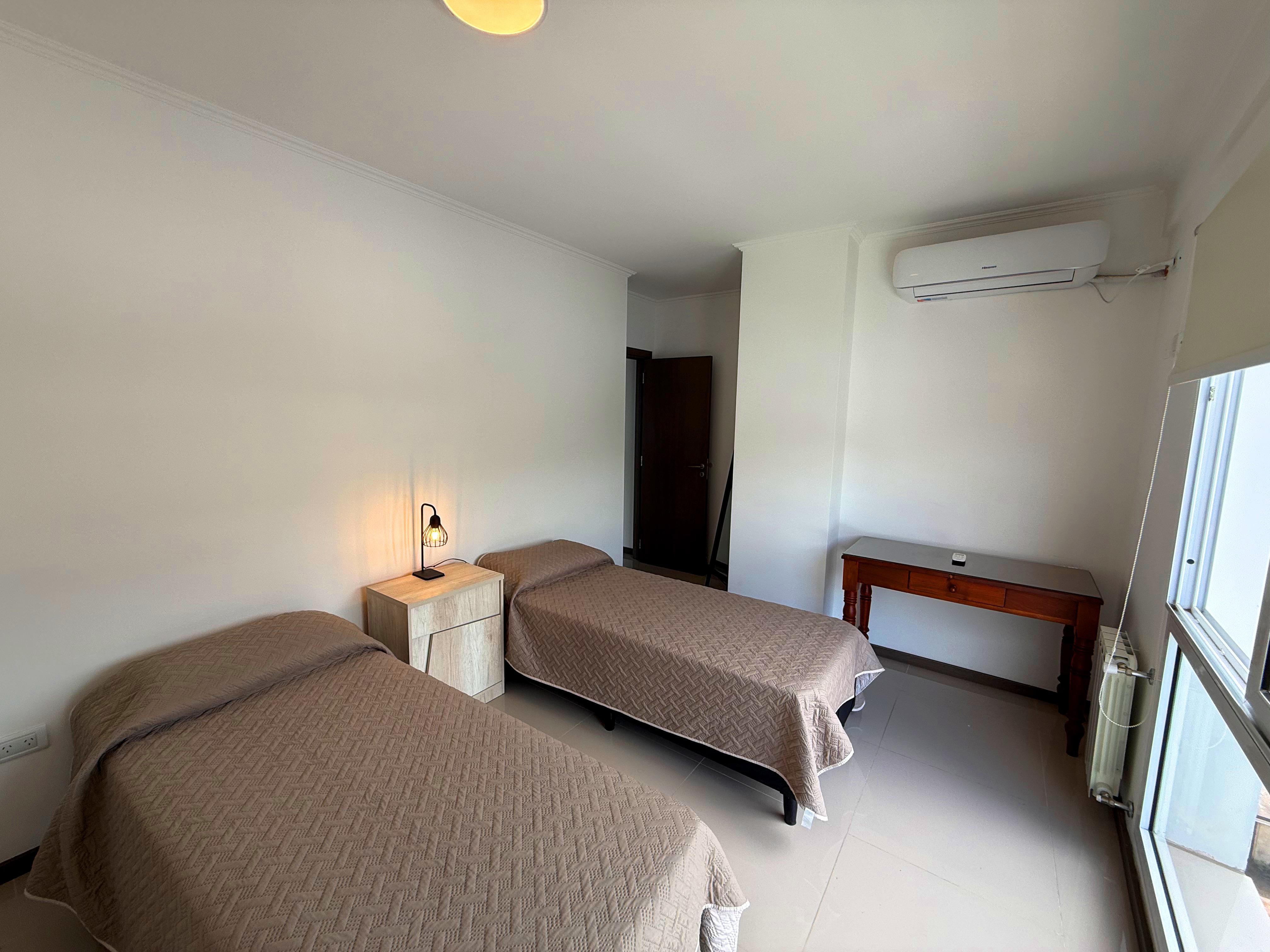 DEPARTAMENTO DE TRES DORMITORIOS. VILLA CARLOS PAZ