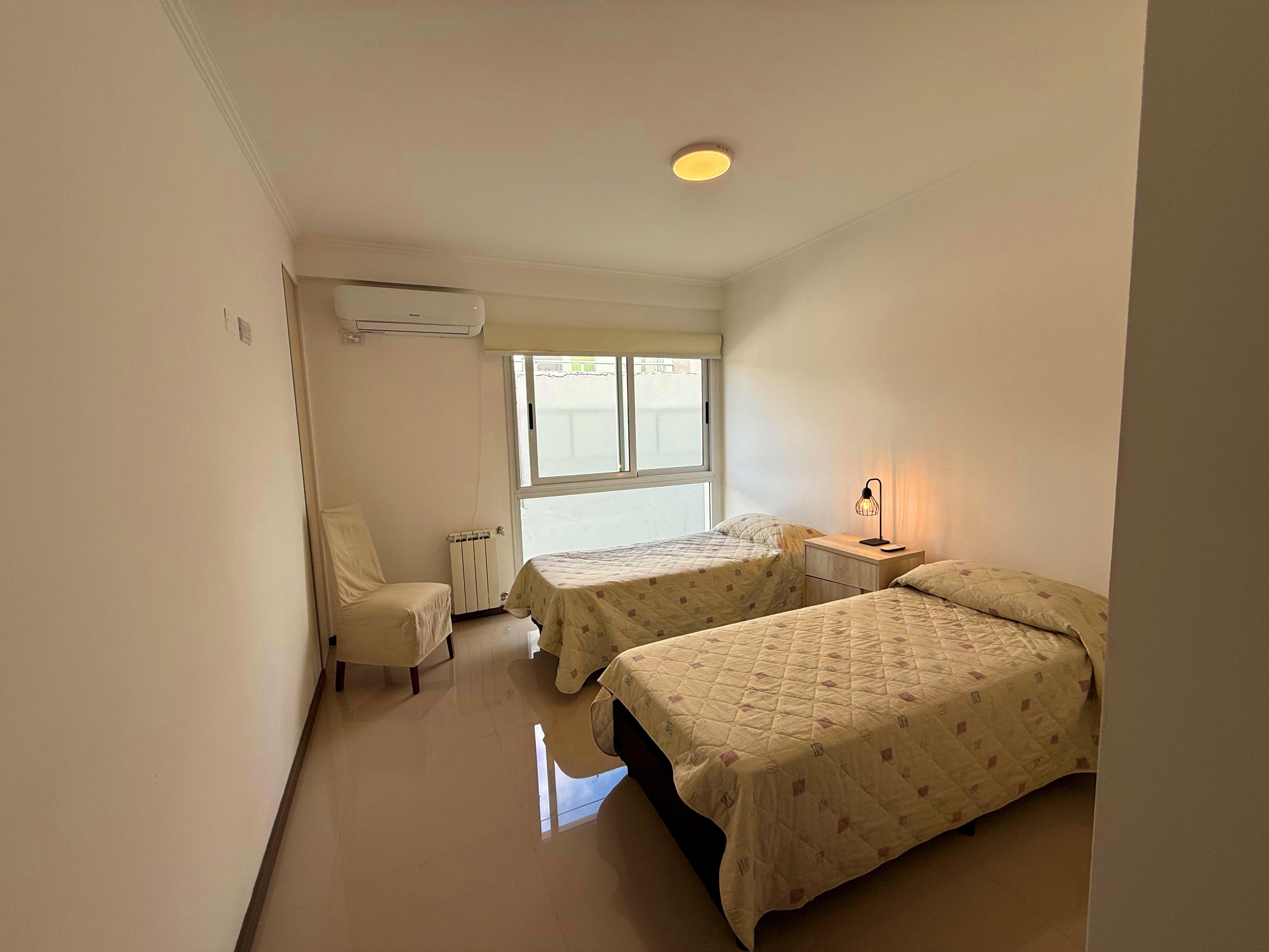 DEPARTAMENTO DE TRES DORMITORIOS. VILLA CARLOS PAZ