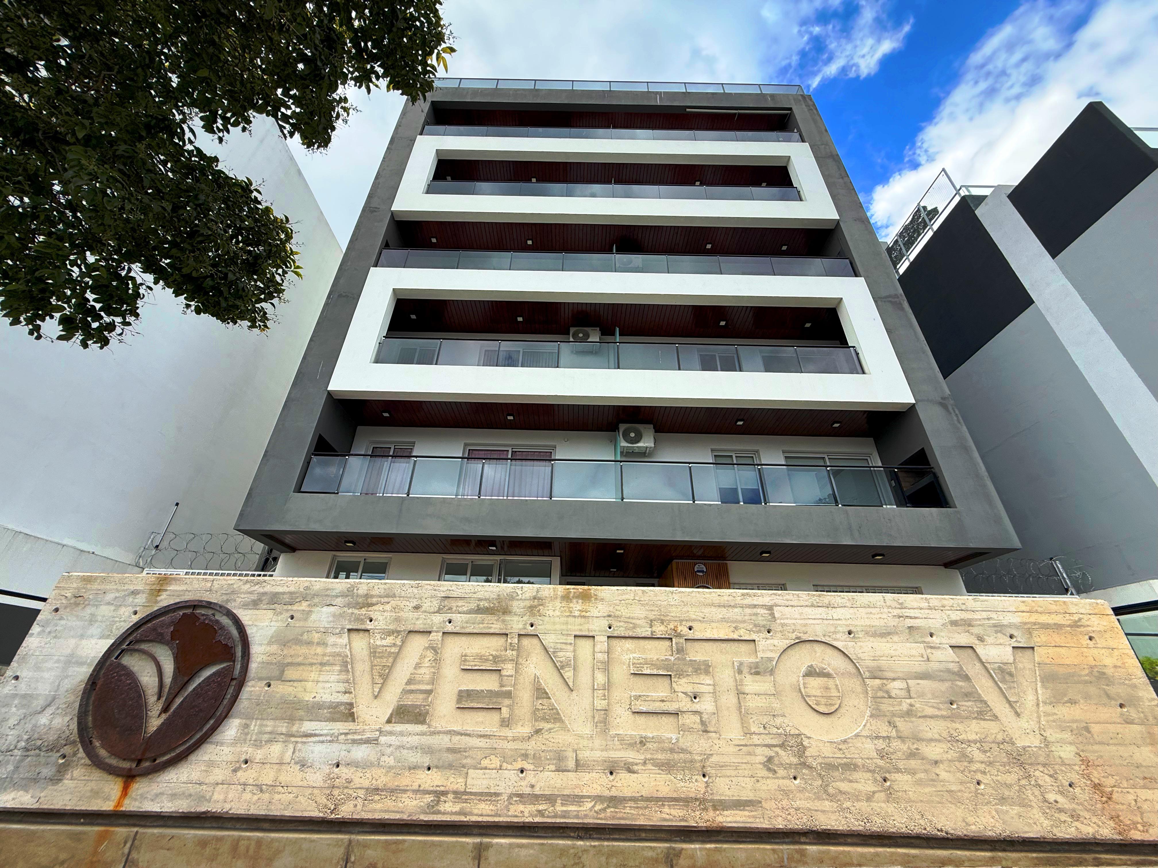 DEPARTAMENTO DE TRES DORMITORIOS. VILLA CARLOS PAZ