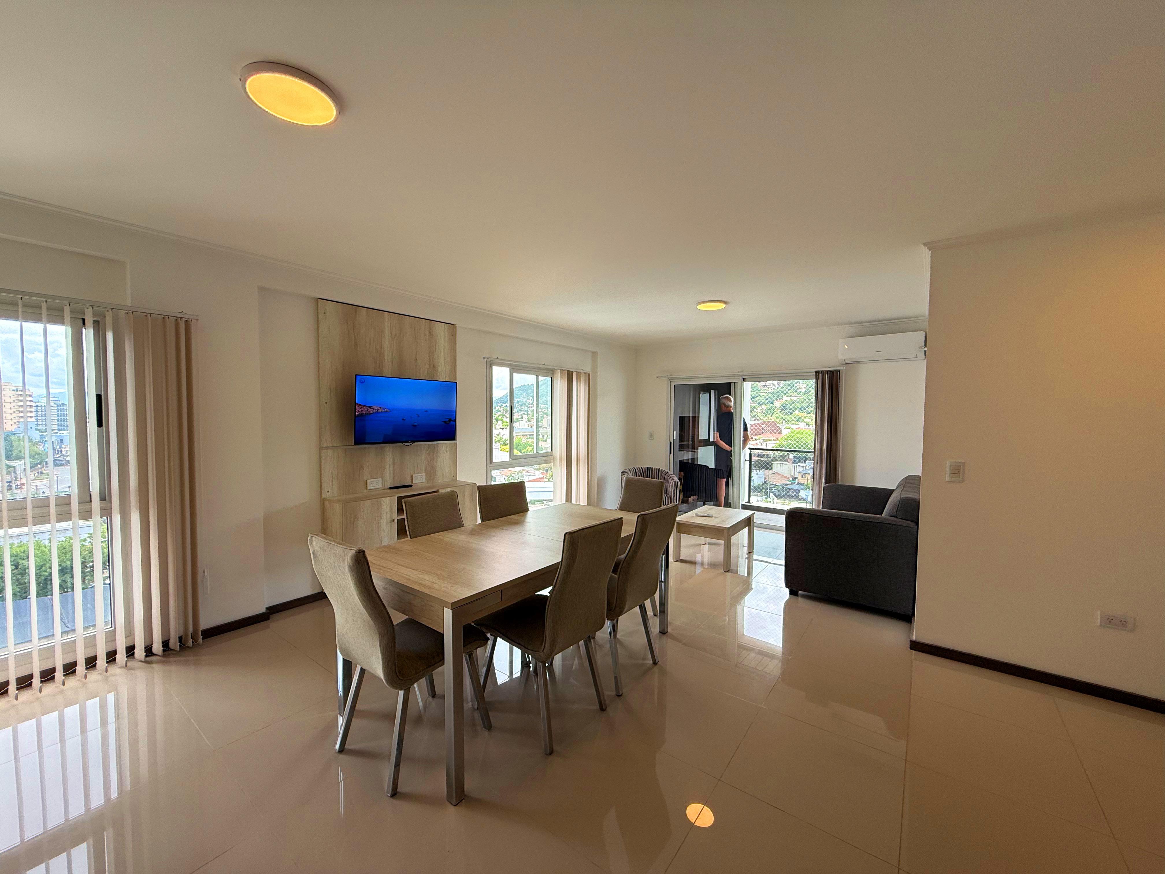 DEPARTAMENTO DE TRES DORMITORIOS. VILLA CARLOS PAZ