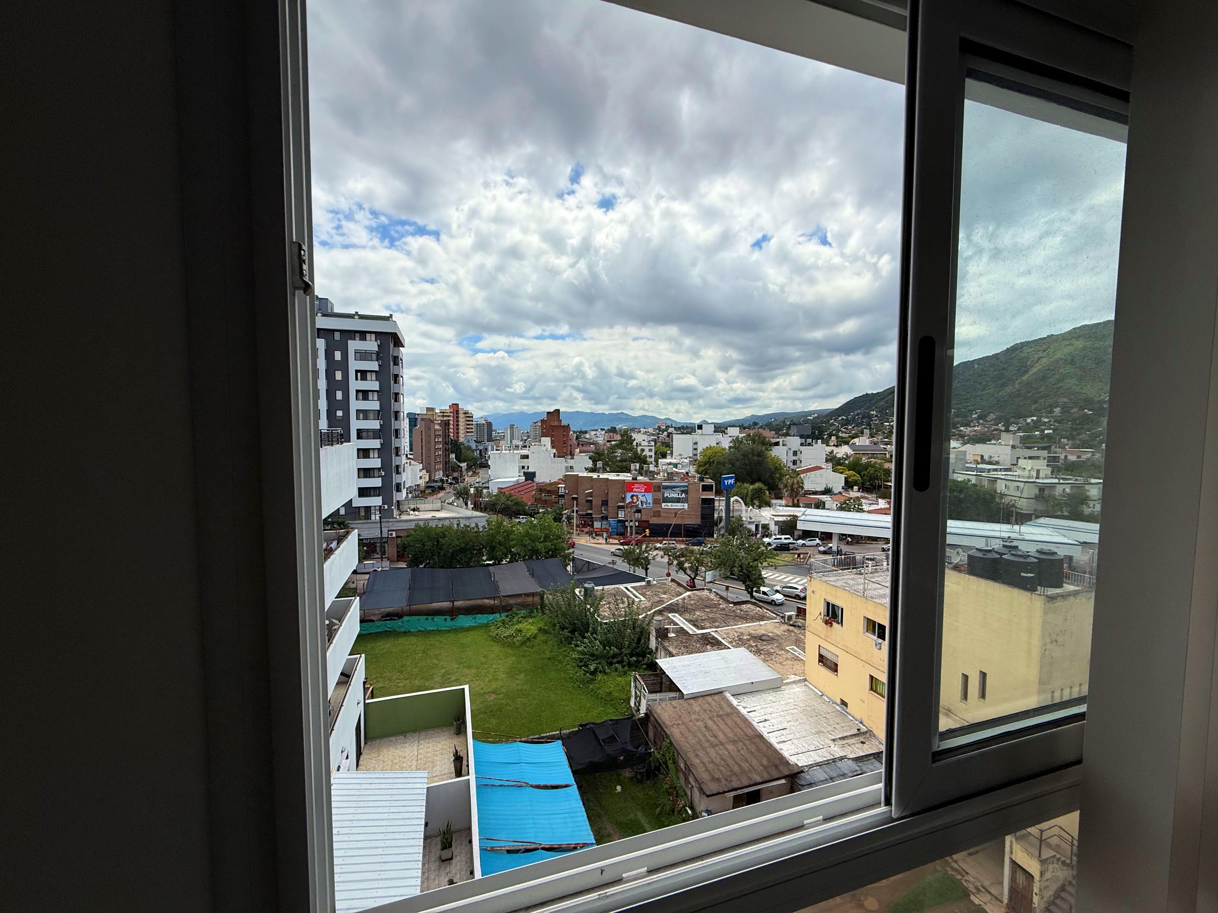 DEPARTAMENTO DE TRES DORMITORIOS. VILLA CARLOS PAZ