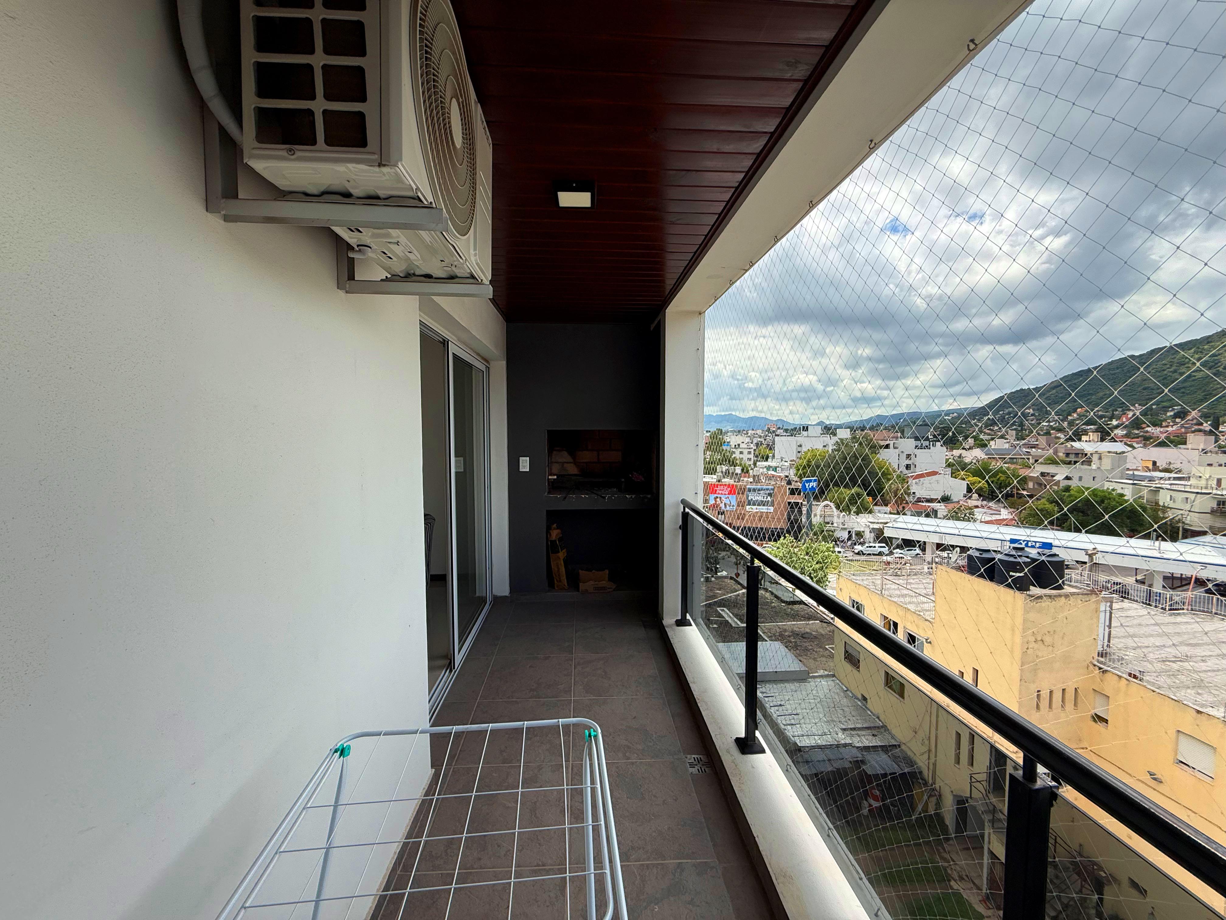 DEPARTAMENTO DE TRES DORMITORIOS. VILLA CARLOS PAZ