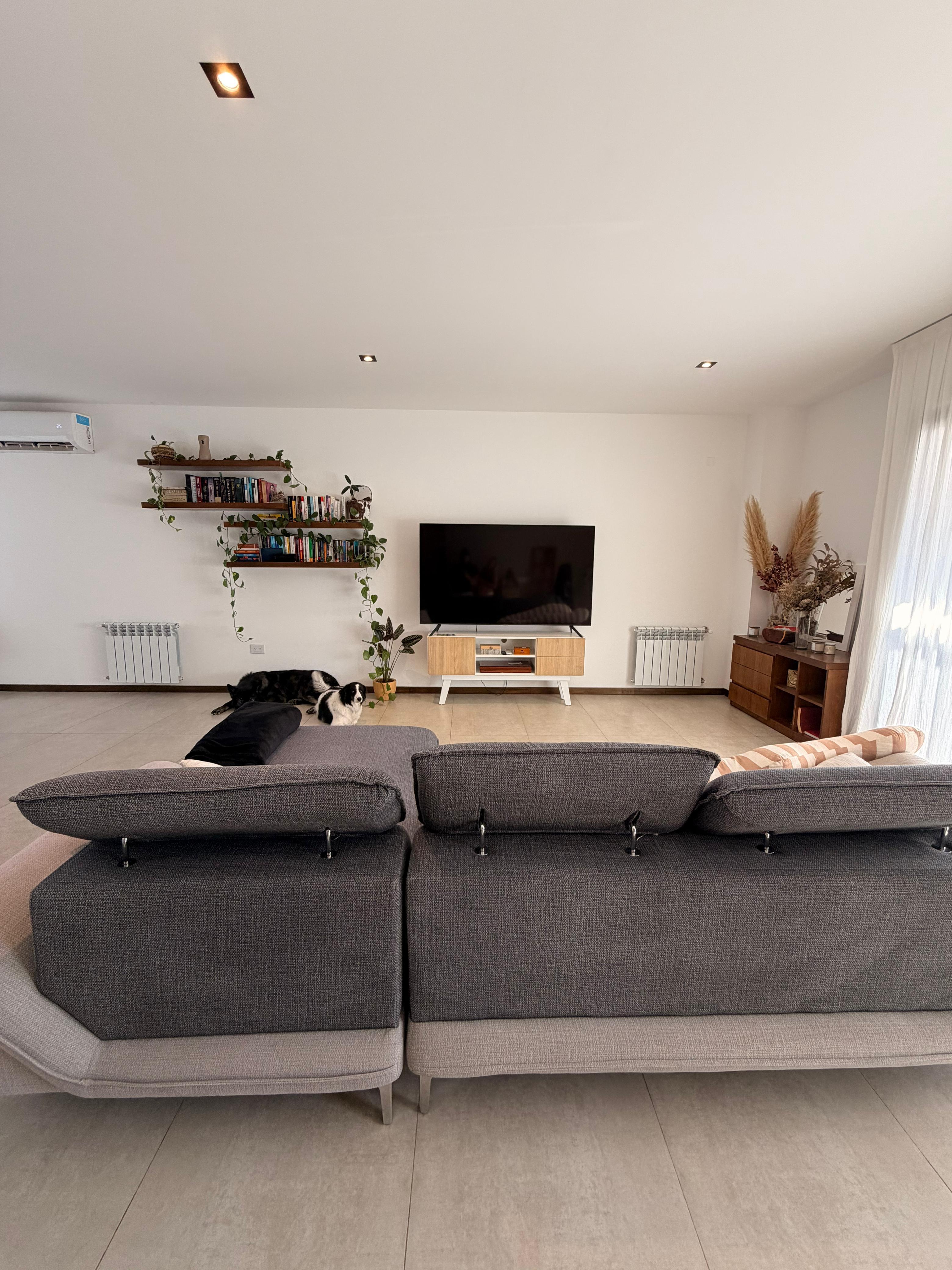 Amplio duplex de calidad en Prados de Manantiales - 3 dormitorios