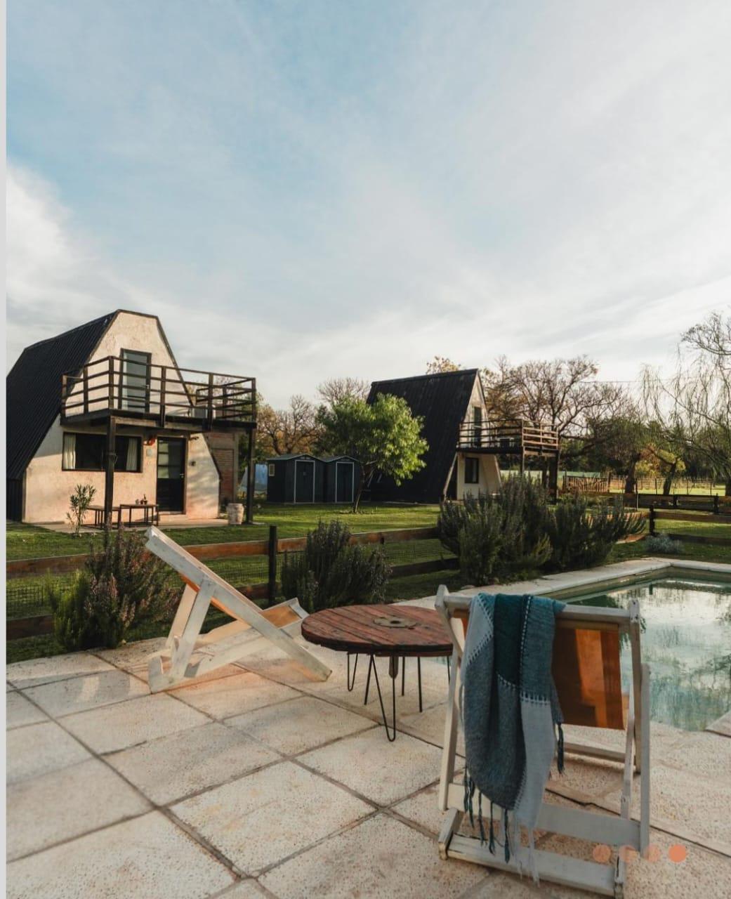 Complejo de 3 Cabañas Alpina-Modernas en Villa Amancay - Oportunidad de Inversión