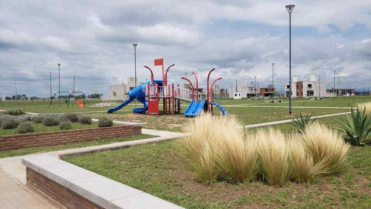 LOTE APTO DUPLEX EN VENTA CUESTAS DE MANANTIALES 250 M2 - FTE ESPACIO VERDE